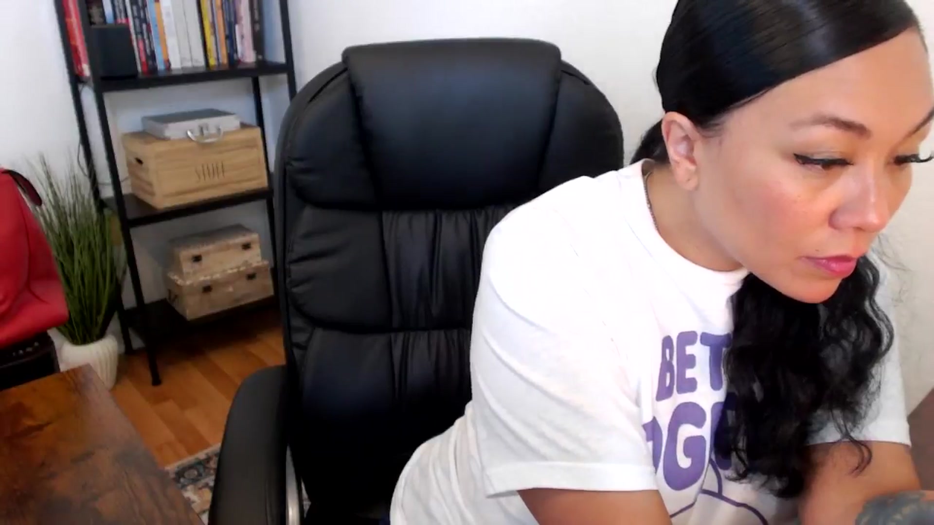 Gallery image thumbnail from MickaylaMoon's myfreecams stream on, 07/17/2024, 21:07 image 2 of 20