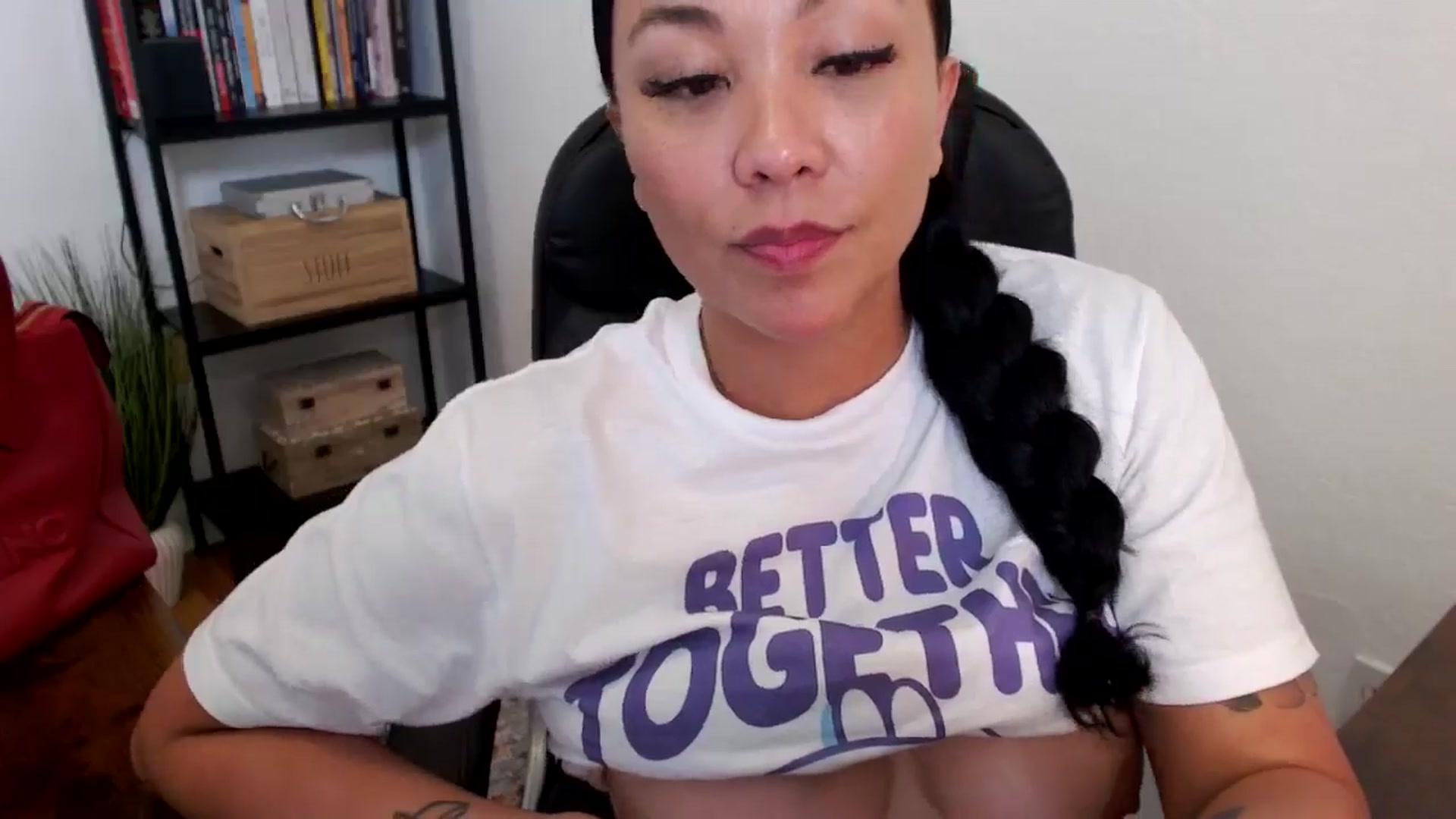 Gallery image thumbnail from MickaylaMoon's myfreecams stream on, 07/17/2024, 21:41 image 2 of 20