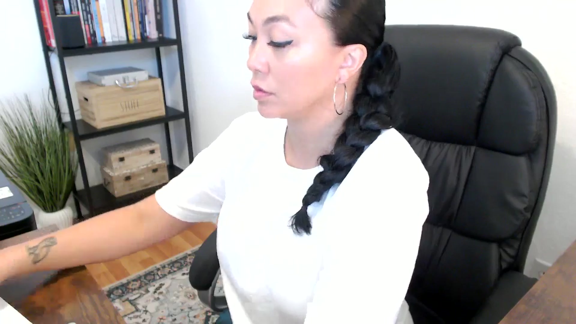 Gallery image thumbnail from MickaylaMoon's myfreecams stream on, 07/18/2024, 14:36 image 19 of 20