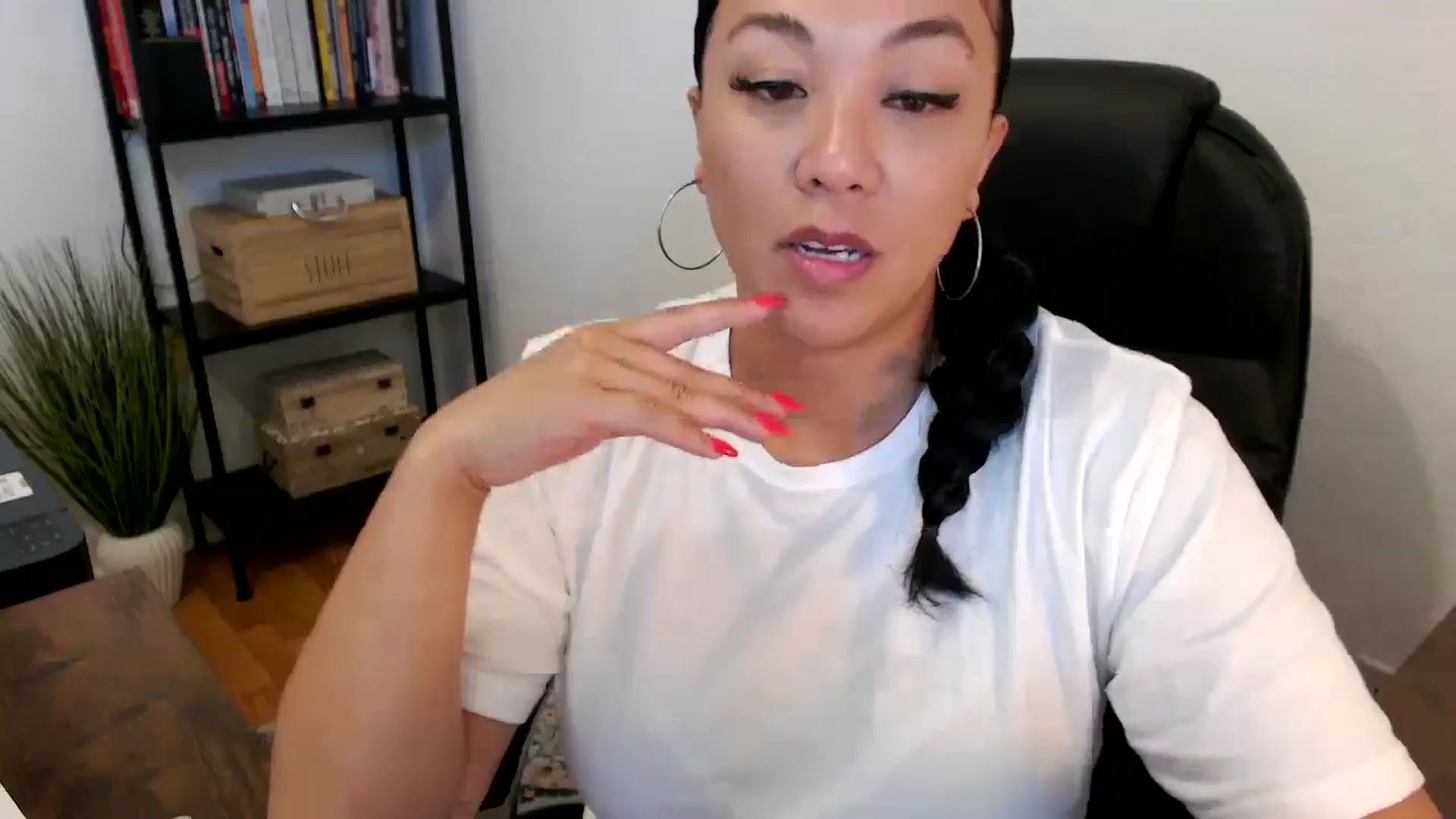 Gallery image thumbnail from MickaylaMoon's myfreecams stream on, 07/18/2024, 14:36 image 17 of 20