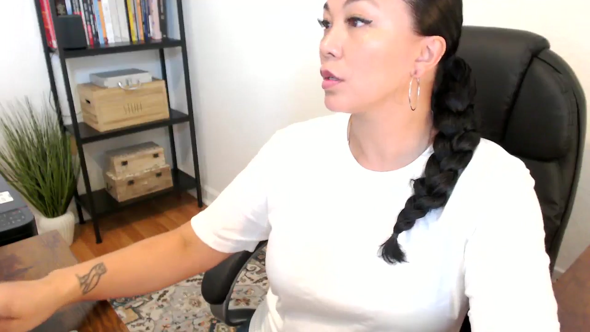 Gallery image thumbnail from MickaylaMoon's myfreecams stream on, 07/18/2024, 14:36 image 10 of 20