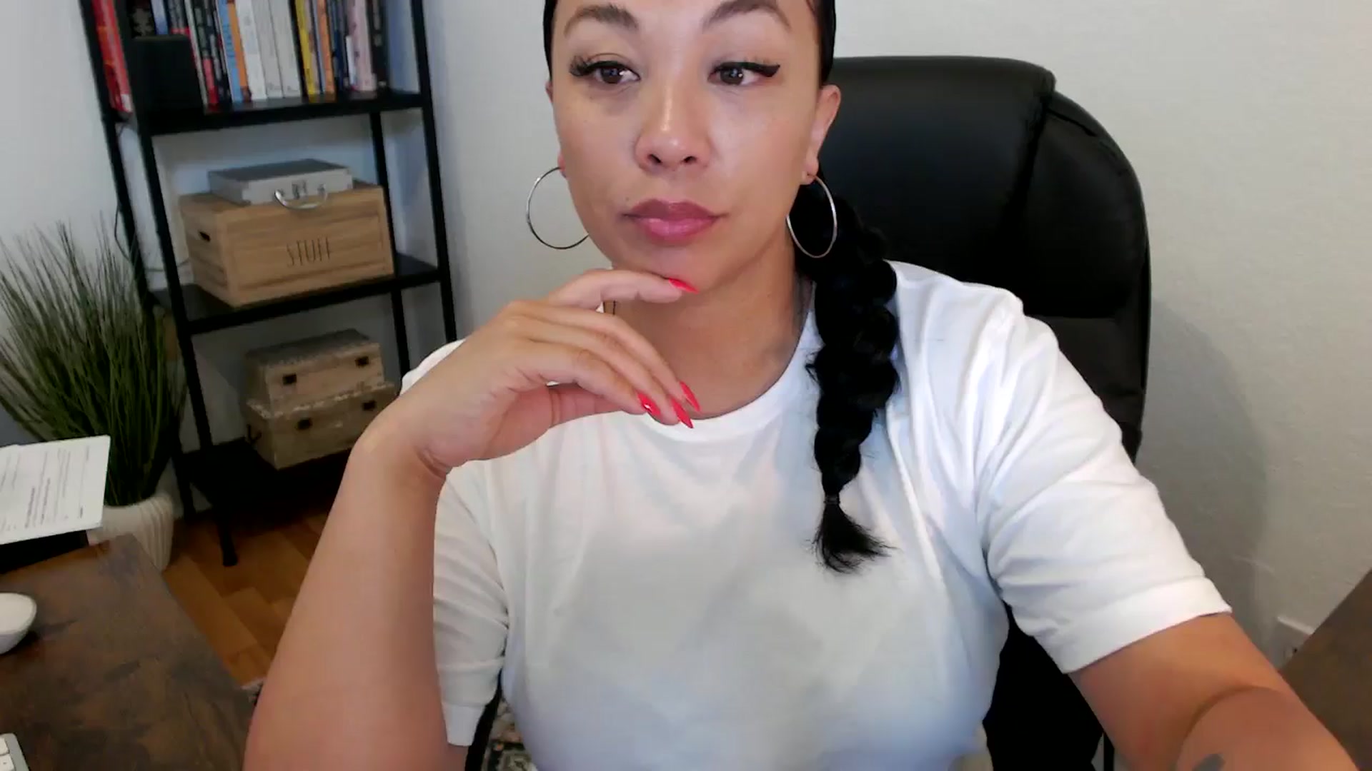 Gallery image thumbnail from MickaylaMoon's myfreecams stream on, 07/18/2024, 14:36 image 1 of 20