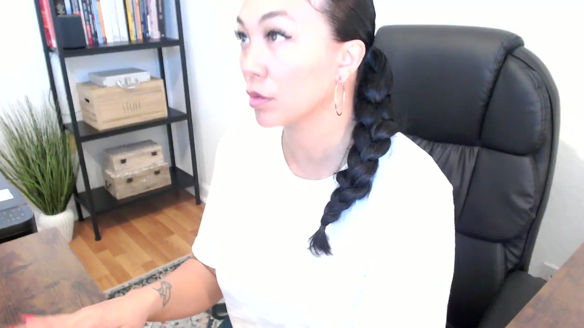Gallery image thumbnail from MickaylaMoon's myfreecams stream on, 07/18/2024, 14:36 image 20 of 20