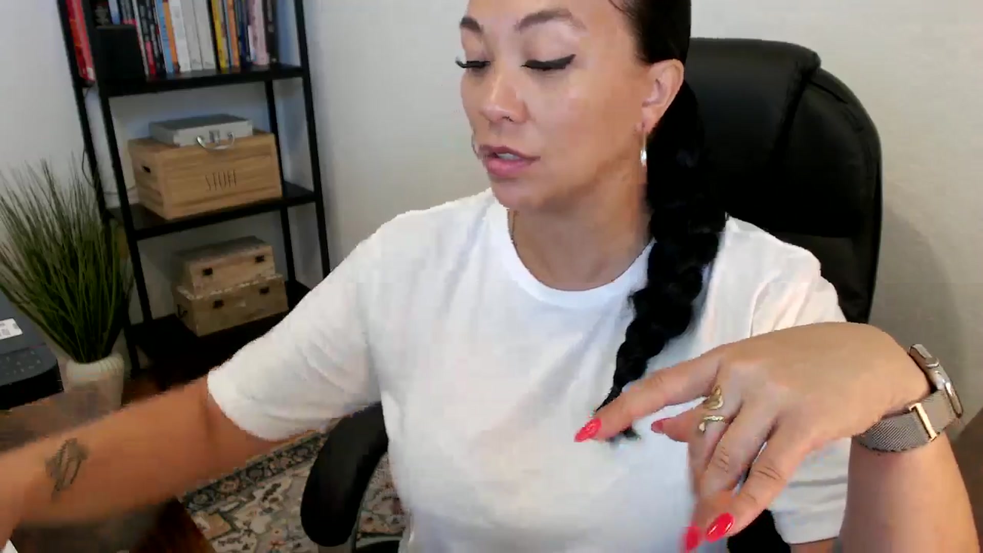 Gallery image thumbnail from MickaylaMoon's myfreecams stream on, 07/18/2024, 14:36 image 13 of 20