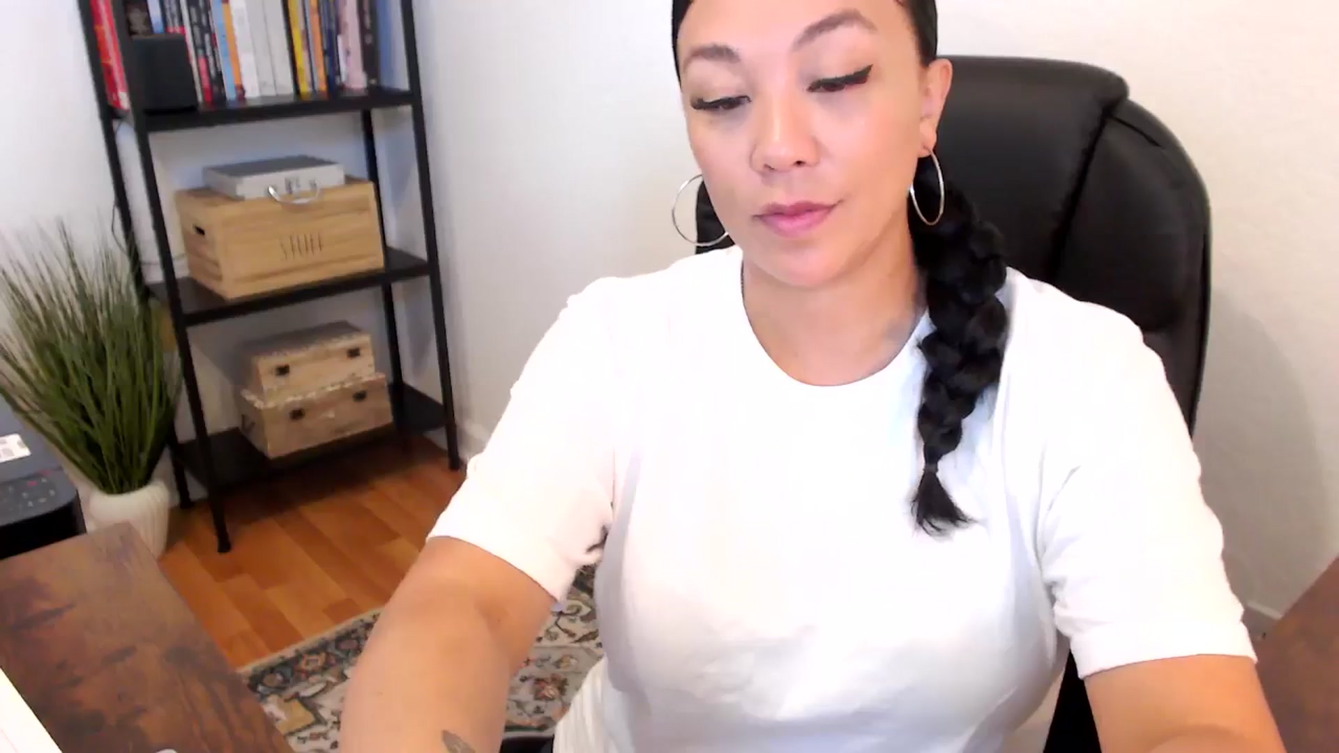 Gallery image thumbnail from MickaylaMoon's myfreecams stream on, 07/18/2024, 14:36 image 18 of 20