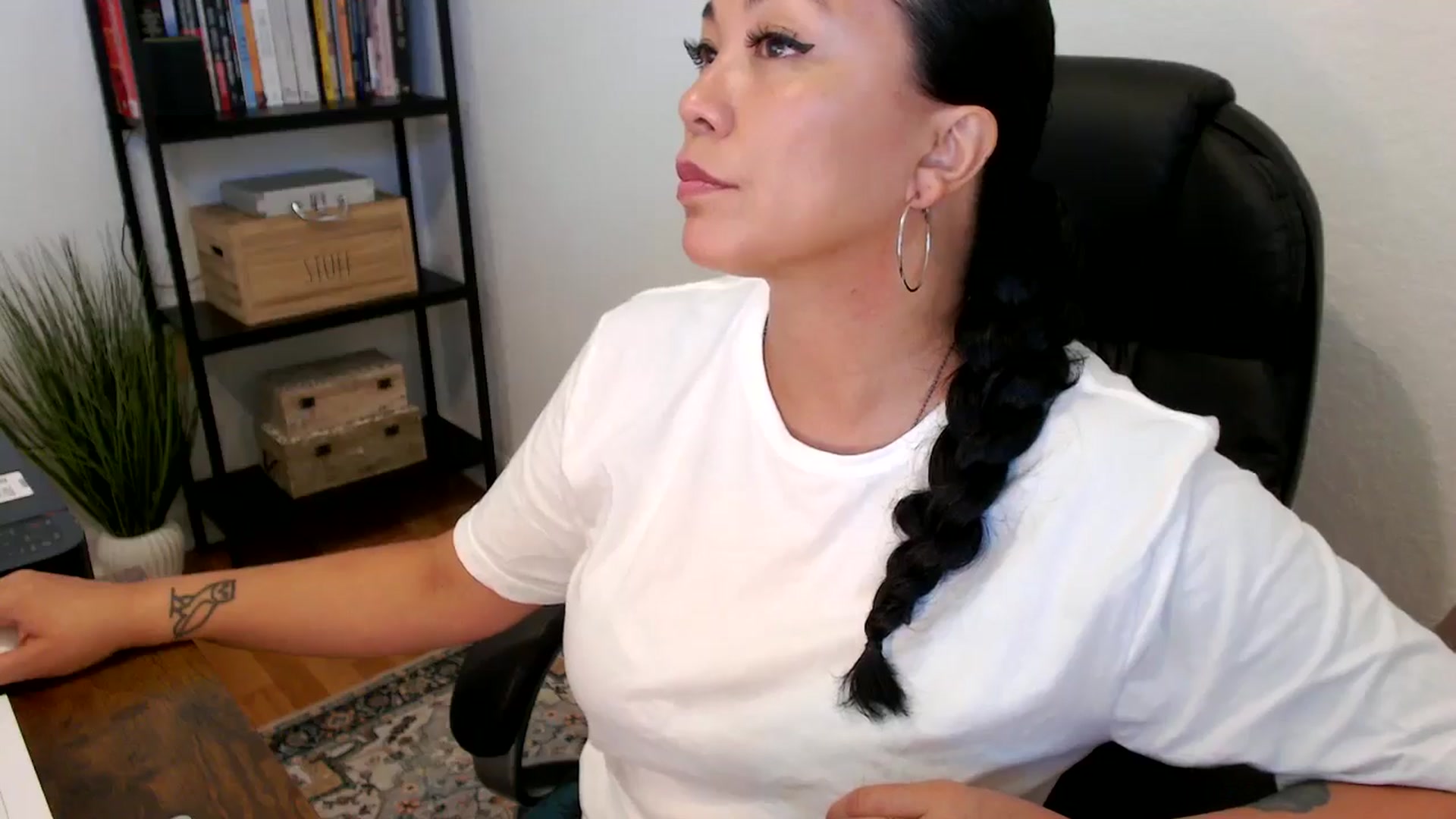Gallery image thumbnail from MickaylaMoon's myfreecams stream on, 07/18/2024, 14:48 image 14 of 20