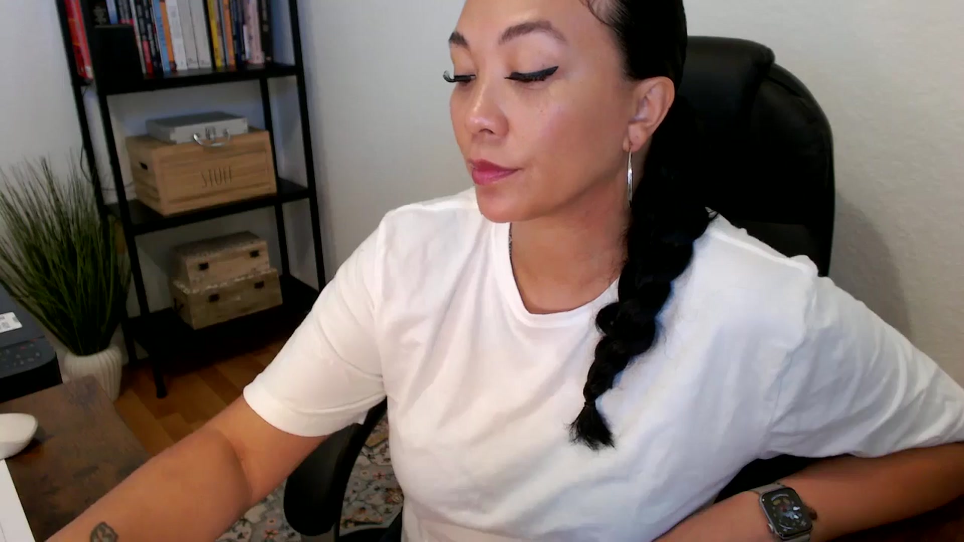 Gallery image thumbnail from MickaylaMoon's myfreecams stream on, 07/18/2024, 14:48 image 17 of 20