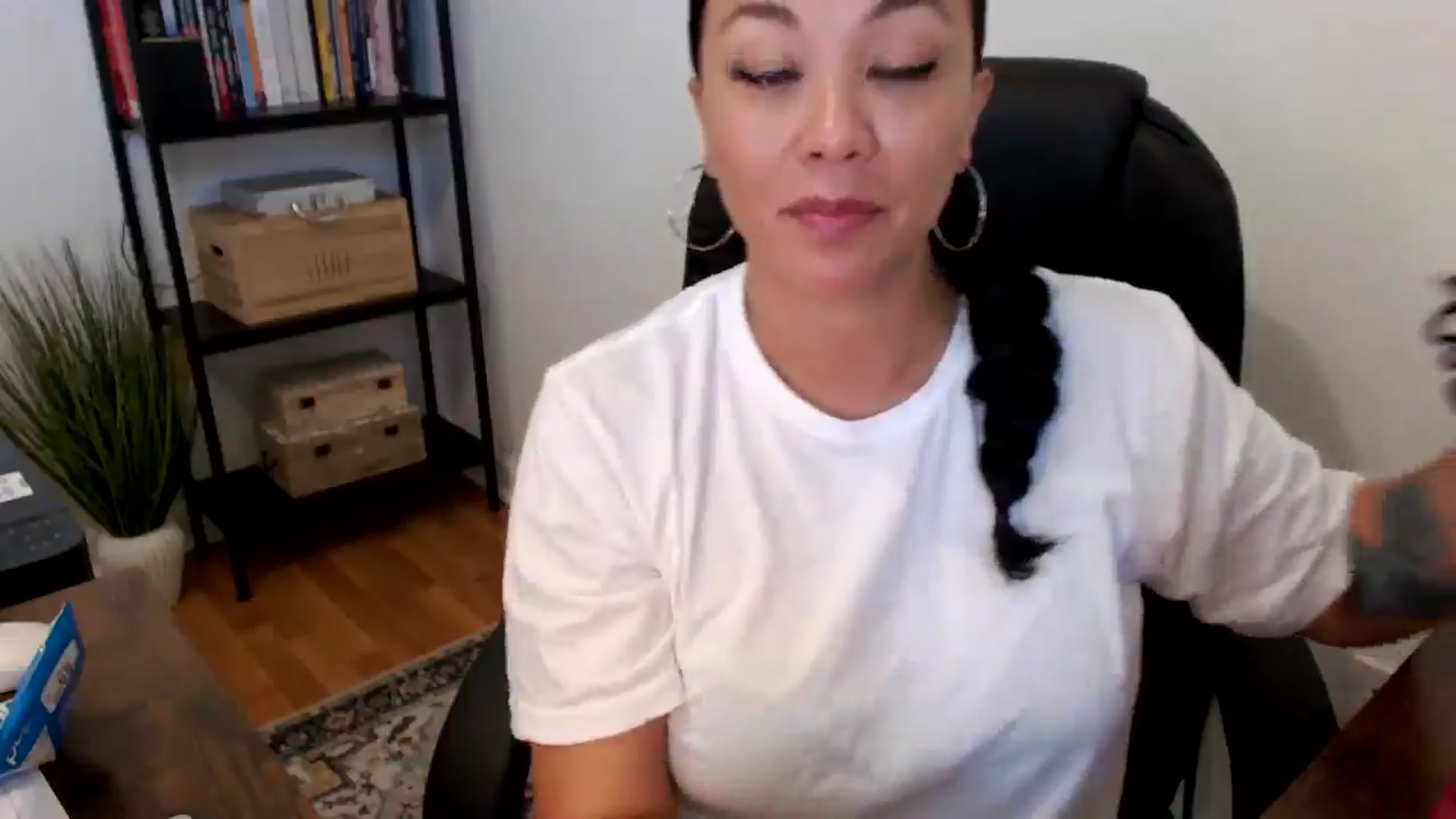 Gallery image thumbnail from MickaylaMoon's myfreecams stream on, 07/18/2024, 14:48 image 3 of 20