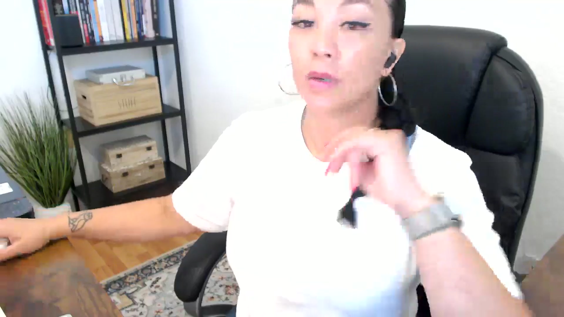 Gallery image thumbnail from MickaylaMoon's myfreecams stream on, 07/18/2024, 15:21 image 3 of 20