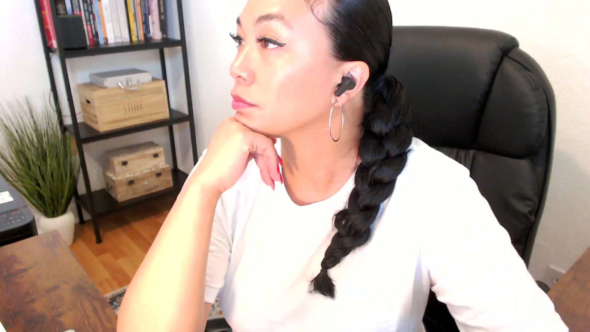 Gallery image thumbnail from MickaylaMoon's myfreecams stream on, 07/18/2024, 15:21 image 15 of 20