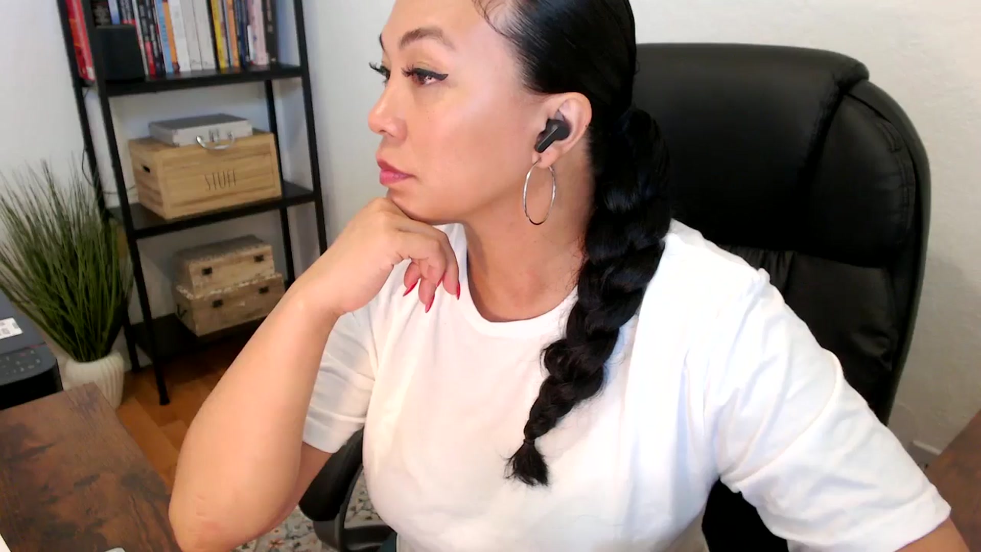 Gallery image thumbnail from MickaylaMoon's myfreecams stream on, 07/18/2024, 15:21 image 13 of 20