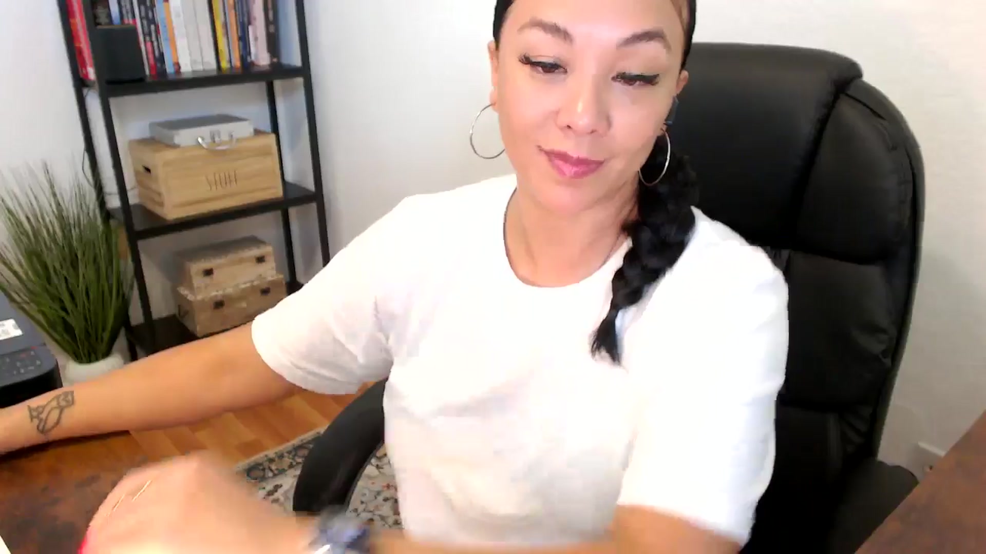 Gallery image thumbnail from MickaylaMoon's myfreecams stream on, 07/18/2024, 15:21 image 14 of 20