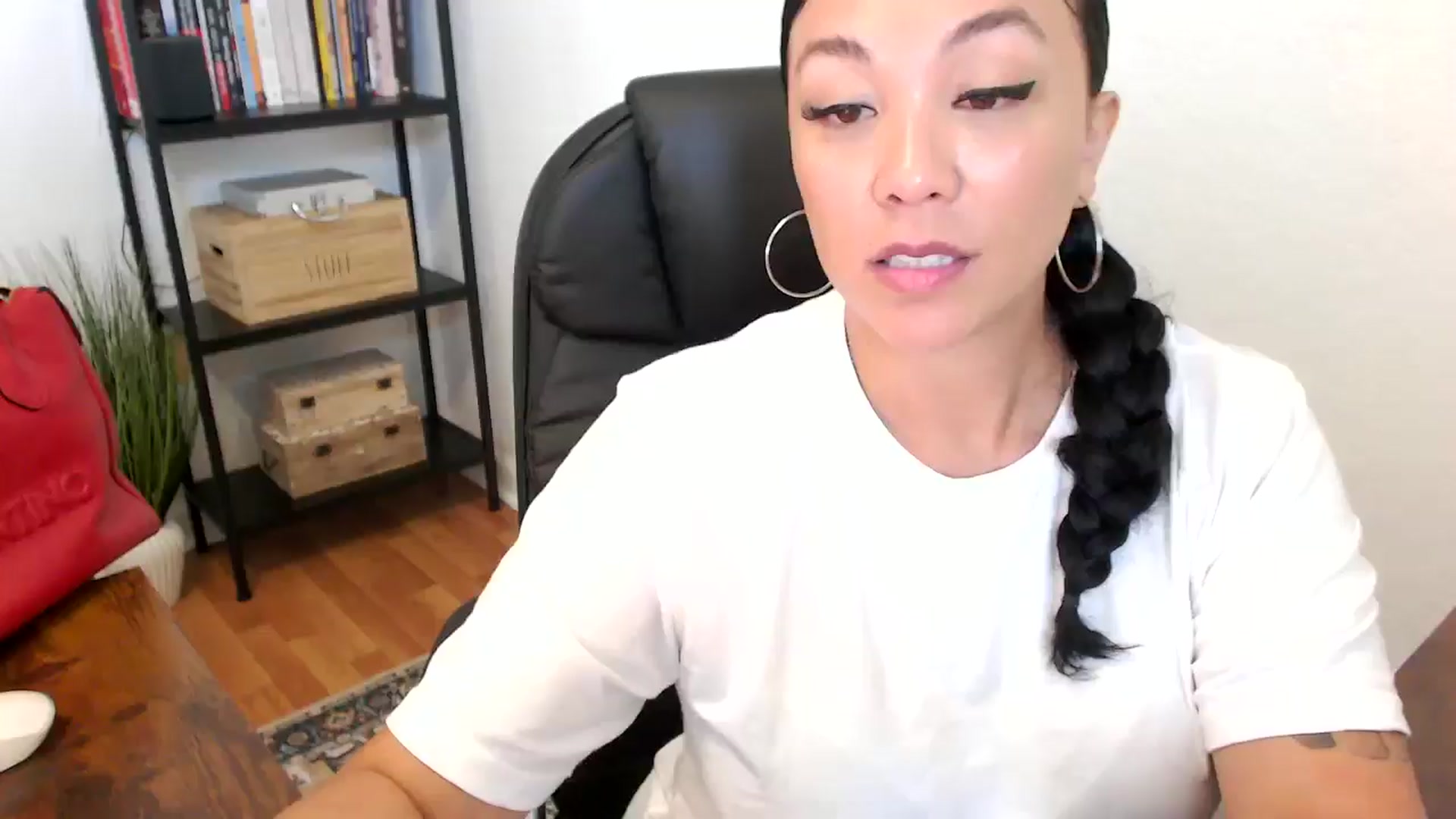 Gallery image thumbnail from MickaylaMoon's myfreecams stream on, 07/18/2024, 16:19 image 8 of 20