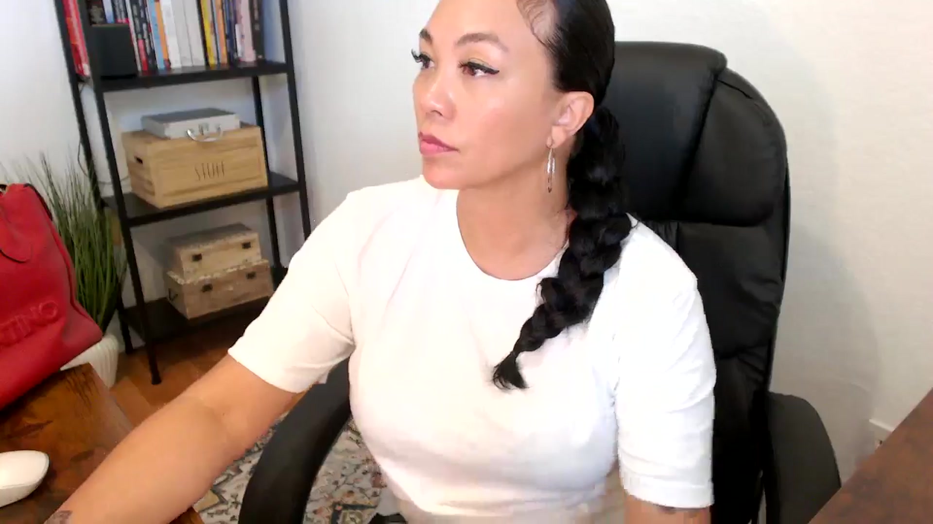 Gallery image thumbnail from MickaylaMoon's myfreecams stream on, 07/18/2024, 16:19 image 20 of 20