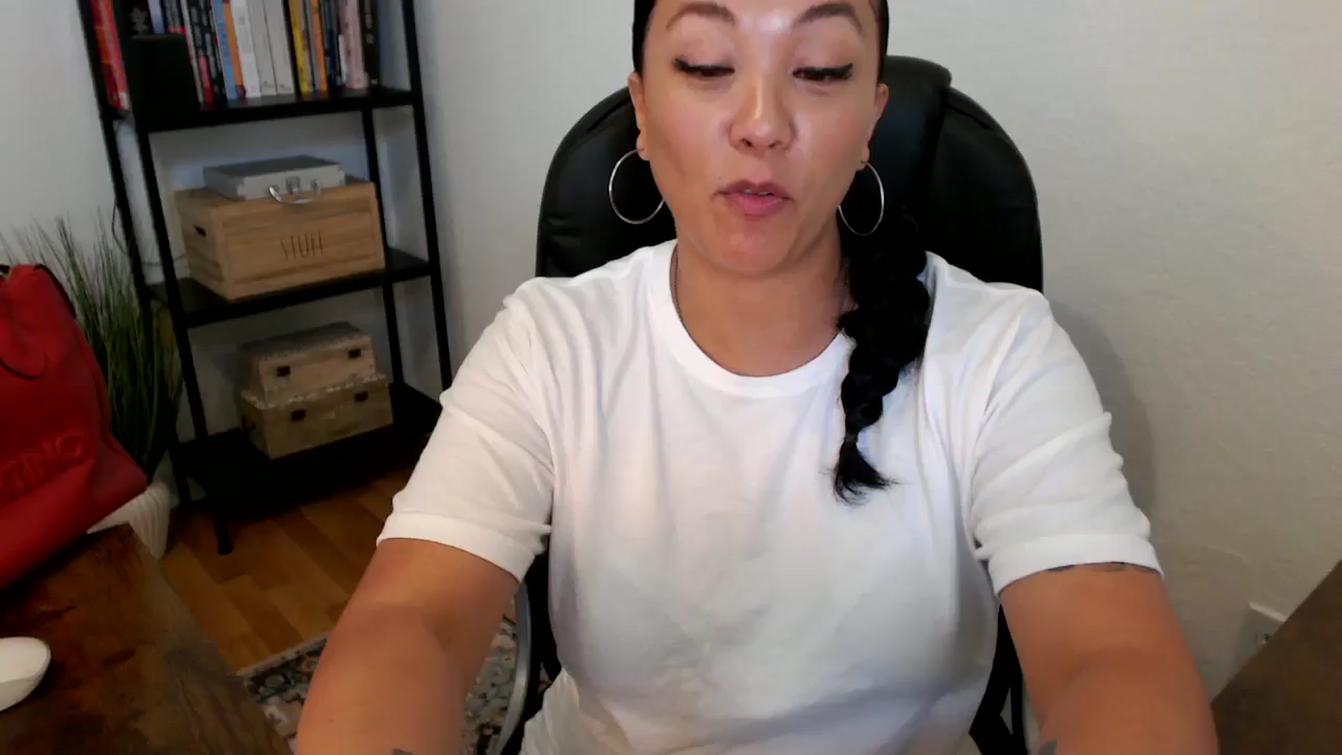 Gallery image thumbnail from MickaylaMoon's myfreecams stream on, 07/18/2024, 16:19 image 1 of 20