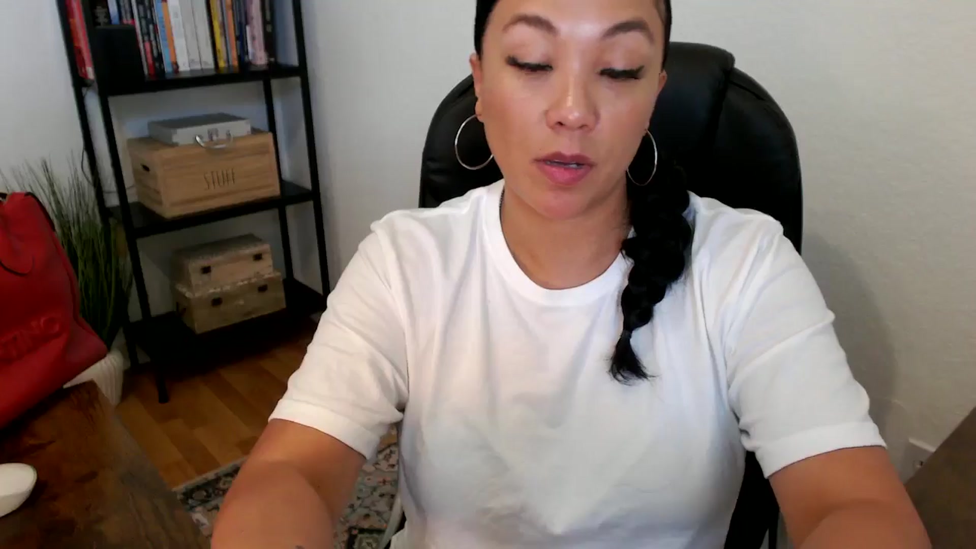 Gallery image thumbnail from MickaylaMoon's myfreecams stream on, 07/18/2024, 16:19 image 16 of 20