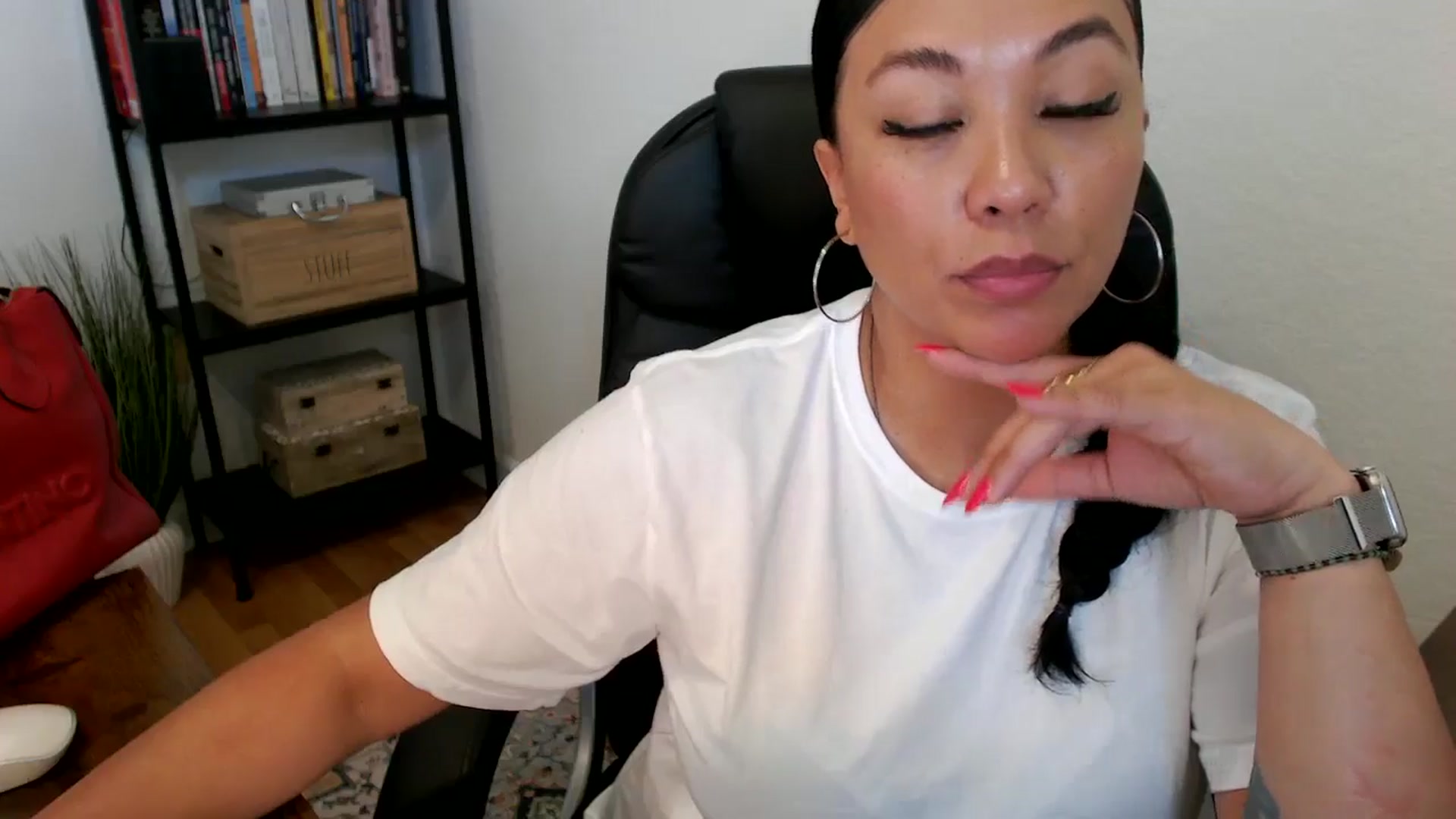 Gallery image thumbnail from MickaylaMoon's myfreecams stream on, 07/18/2024, 16:19 image 19 of 20