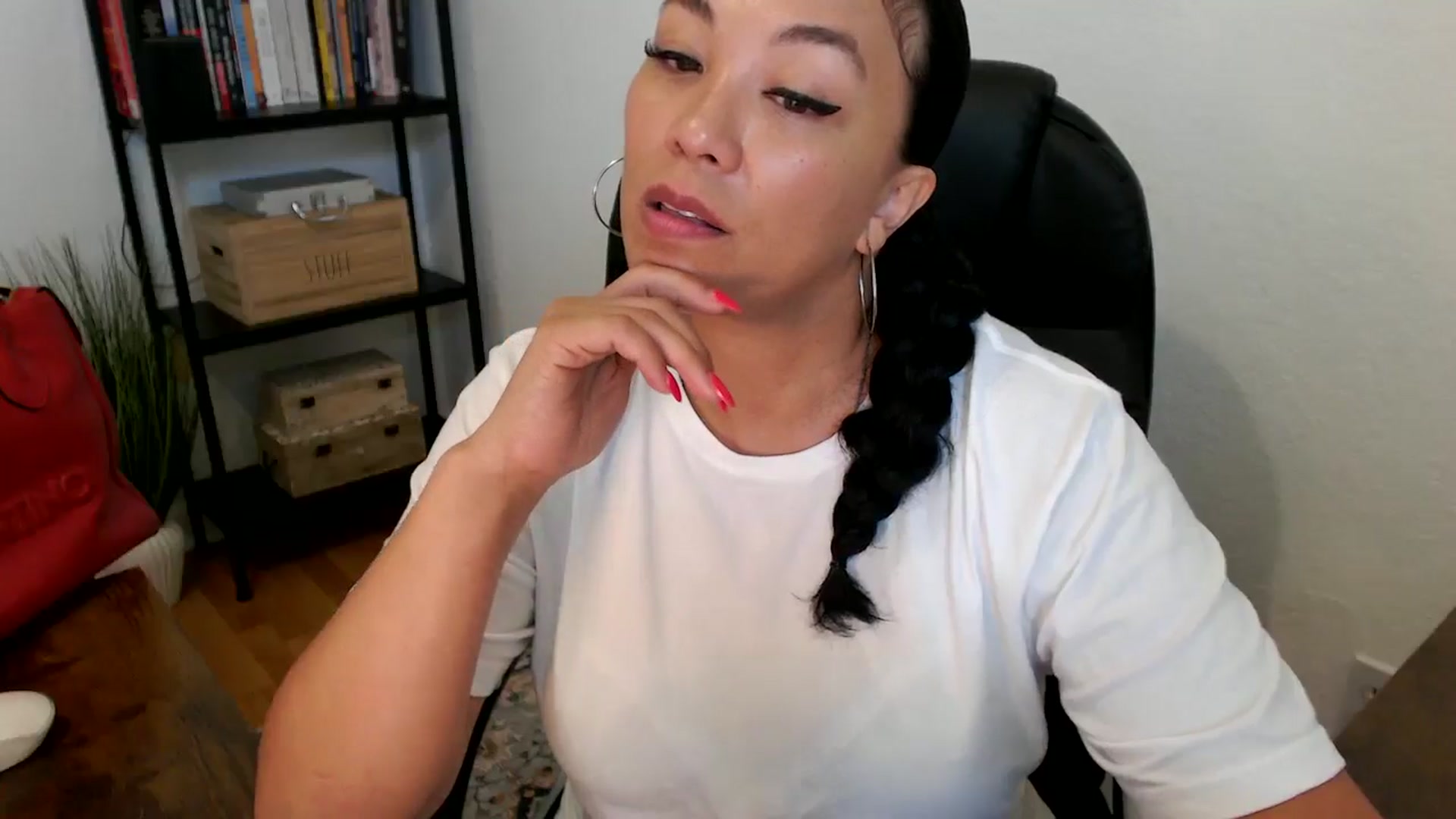 Gallery image thumbnail from MickaylaMoon's myfreecams stream on, 07/18/2024, 16:19 image 3 of 20