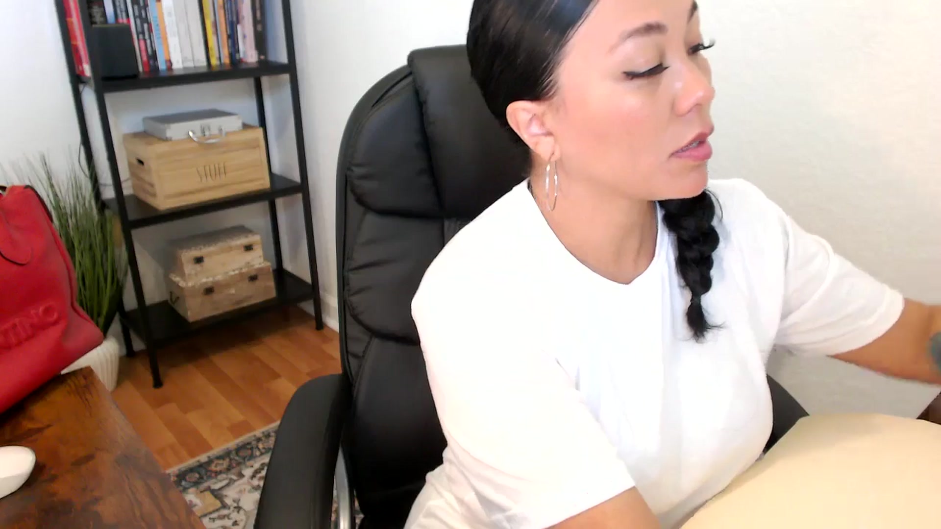 Gallery image thumbnail from MickaylaMoon's myfreecams stream on, 07/18/2024, 16:19 image 15 of 20