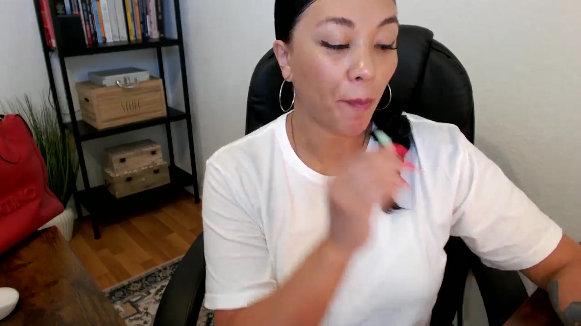 Gallery image thumbnail from MickaylaMoon's myfreecams stream on, 07/18/2024, 17:43 image 5 of 20
