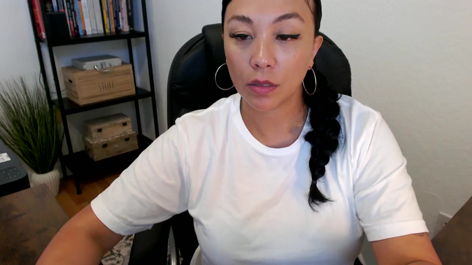 Gallery image thumbnail from MickaylaMoon's myfreecams stream on, 07/18/2024, 17:43 image 13 of 20