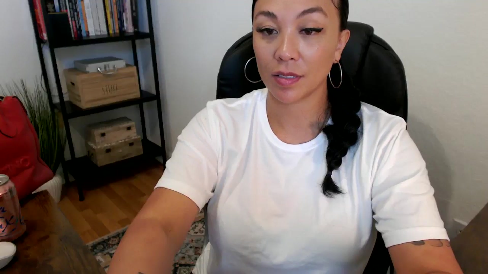 Gallery image thumbnail from MickaylaMoon's myfreecams stream on, 07/18/2024, 17:43 image 2 of 20