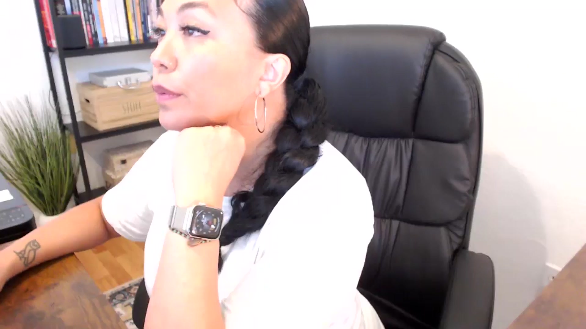 Gallery image thumbnail from MickaylaMoon's myfreecams stream on, 07/18/2024, 17:43 image 16 of 20