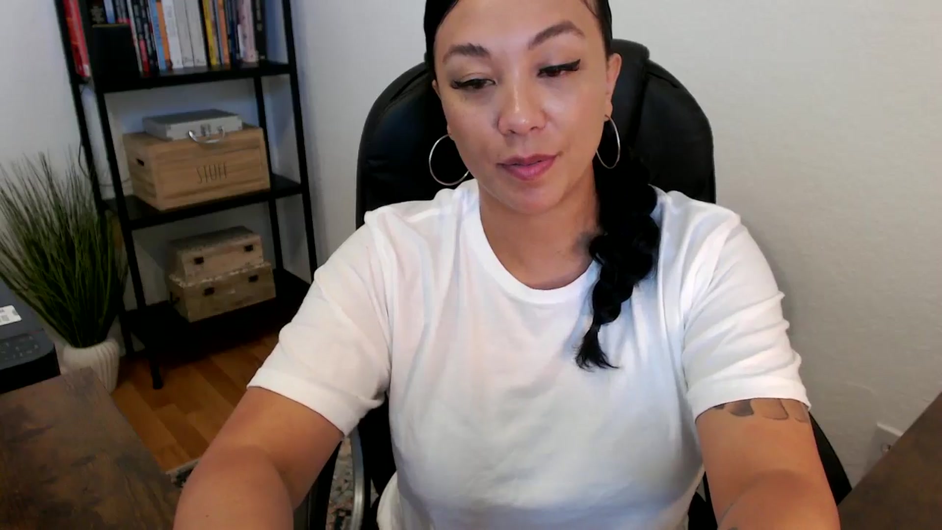 Gallery image thumbnail from MickaylaMoon's myfreecams stream on, 07/18/2024, 17:43 image 20 of 20