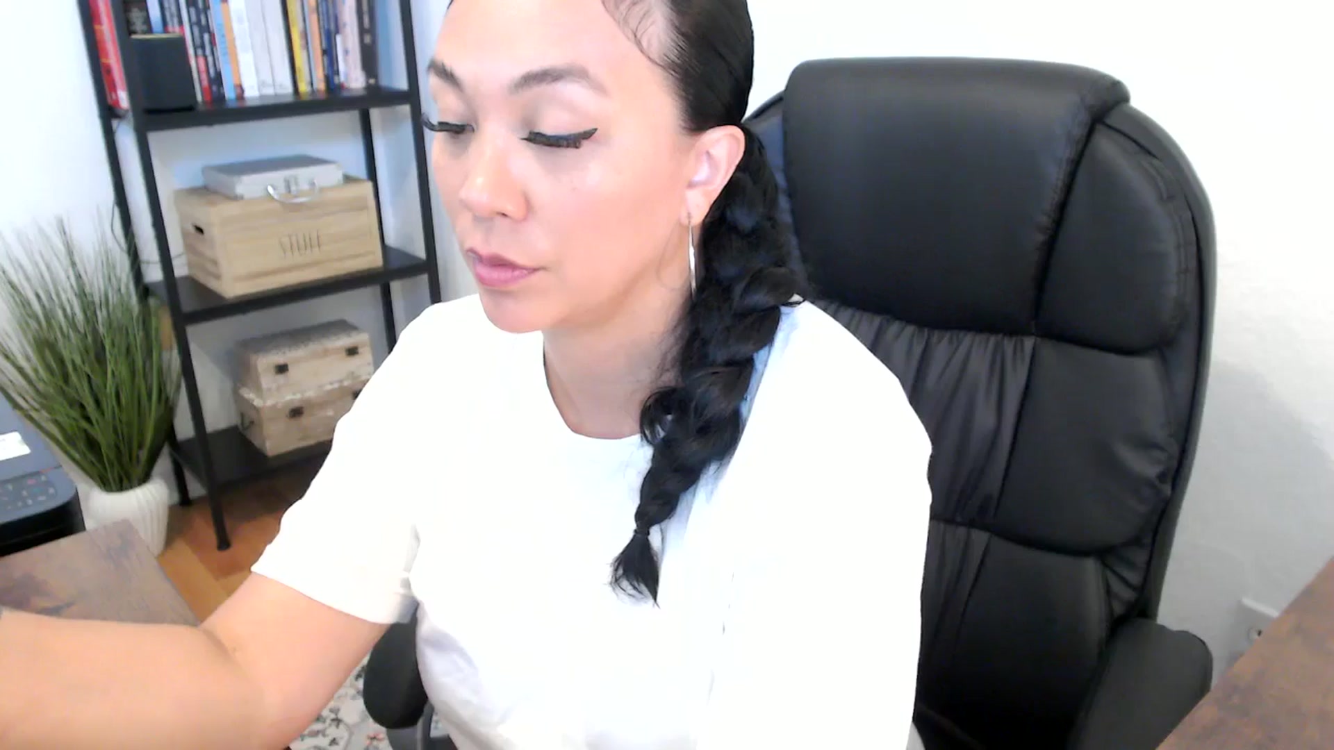Gallery image thumbnail from MickaylaMoon's myfreecams stream on, 07/18/2024, 18:06 image 2 of 20
