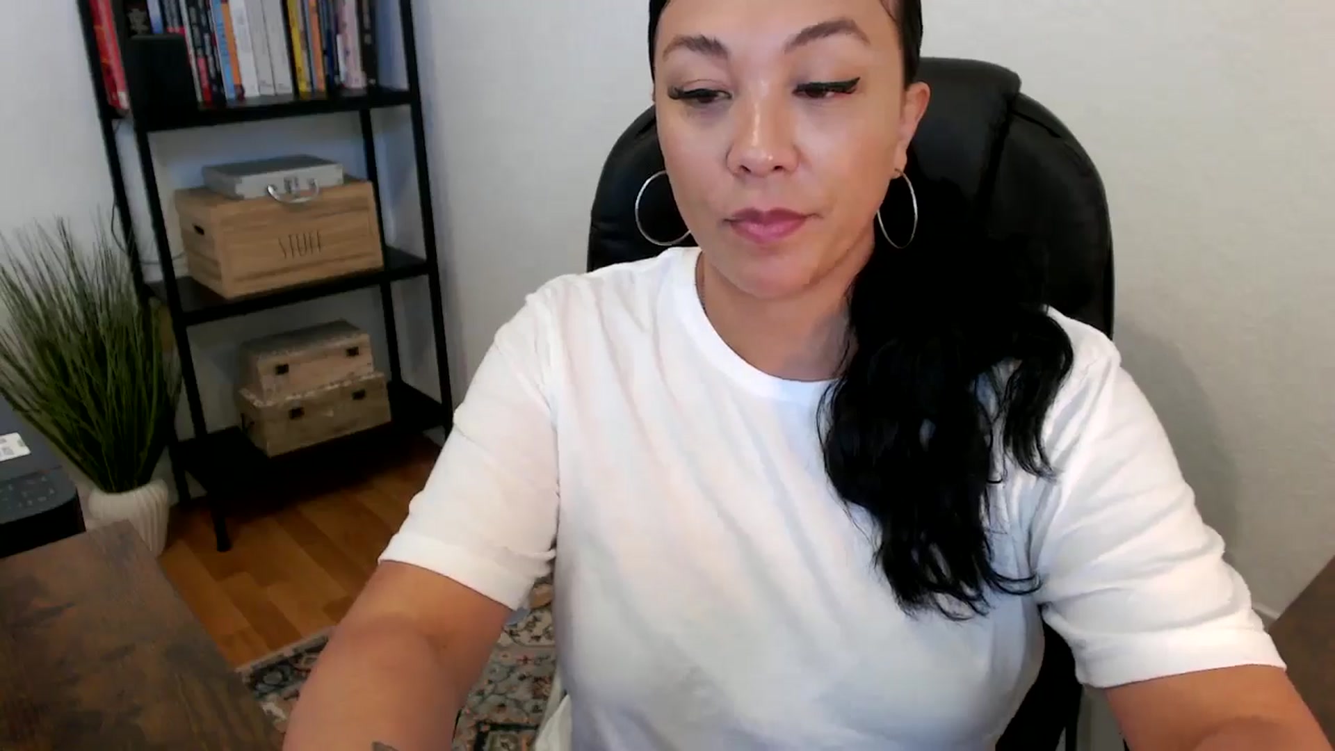 Gallery image thumbnail from MickaylaMoon's myfreecams stream on, 07/18/2024, 18:06 image 15 of 20
