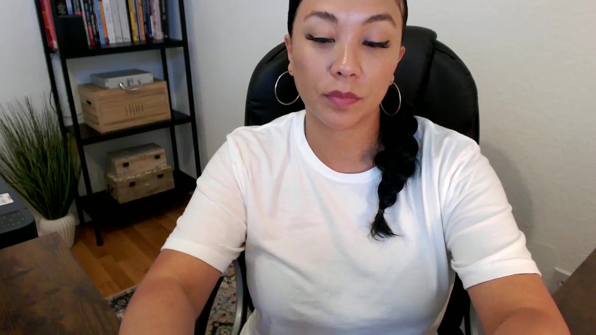 Gallery image thumbnail from MickaylaMoon's myfreecams stream on, 07/18/2024, 18:06 image 13 of 20