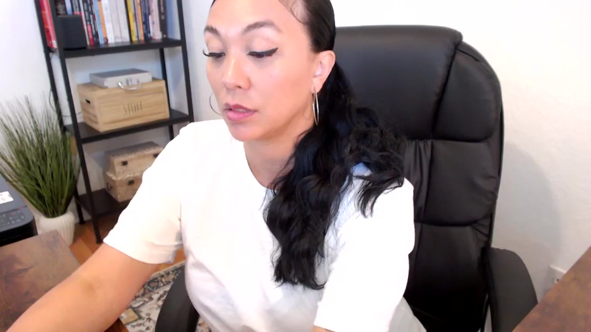 Gallery image thumbnail from MickaylaMoon's myfreecams stream on, 07/18/2024, 18:06 image 19 of 20