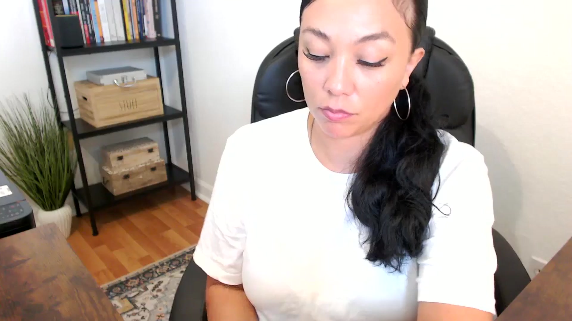 Gallery image thumbnail from MickaylaMoon's myfreecams stream on, 07/18/2024, 19:01 image 7 of 20