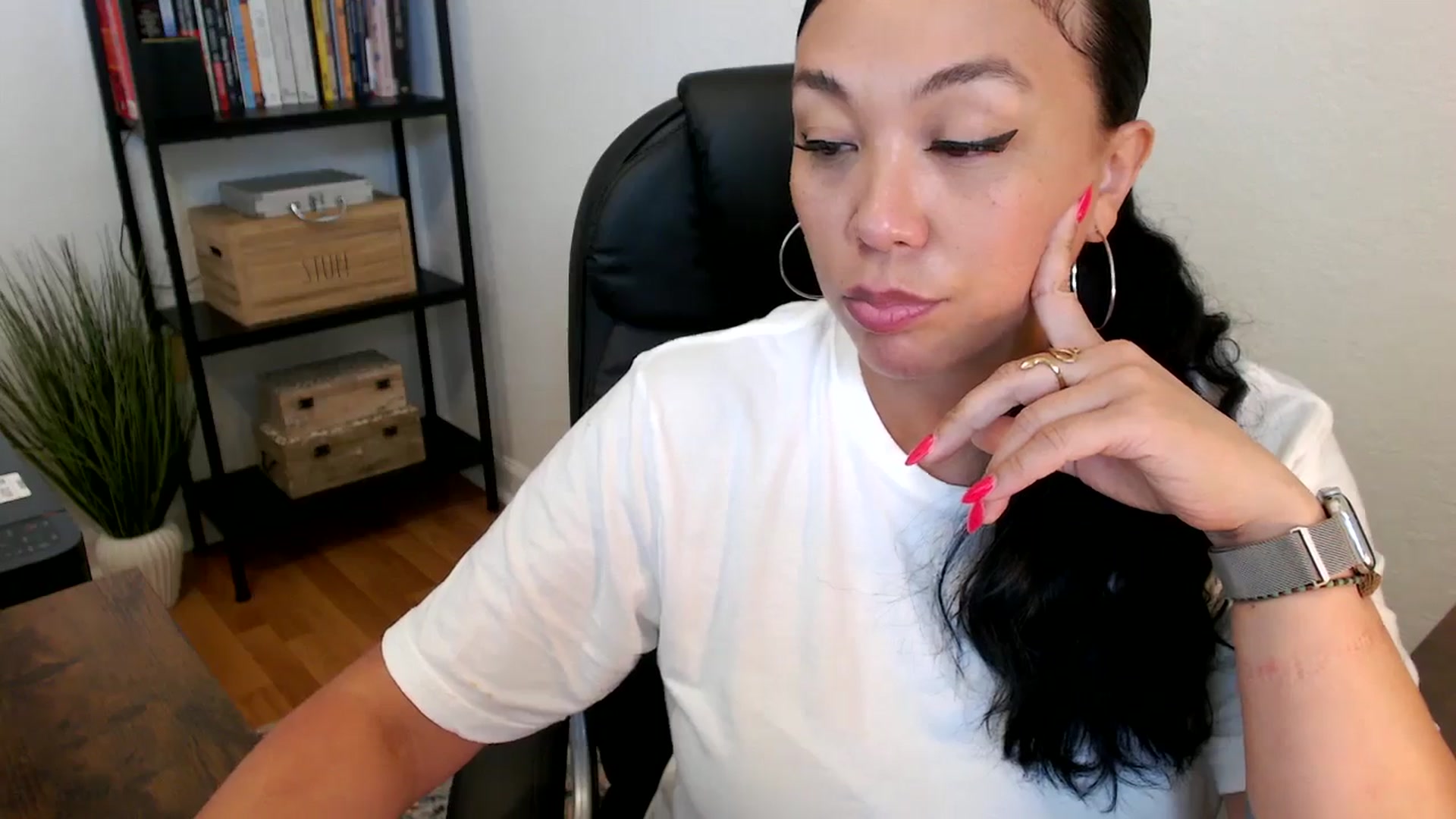 Gallery image thumbnail from MickaylaMoon's myfreecams stream on, 07/18/2024, 19:01 image 10 of 20