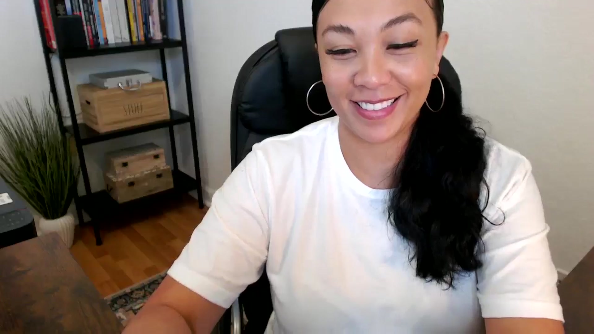 Gallery image thumbnail from MickaylaMoon's myfreecams stream on, 07/18/2024, 19:01 image 9 of 20