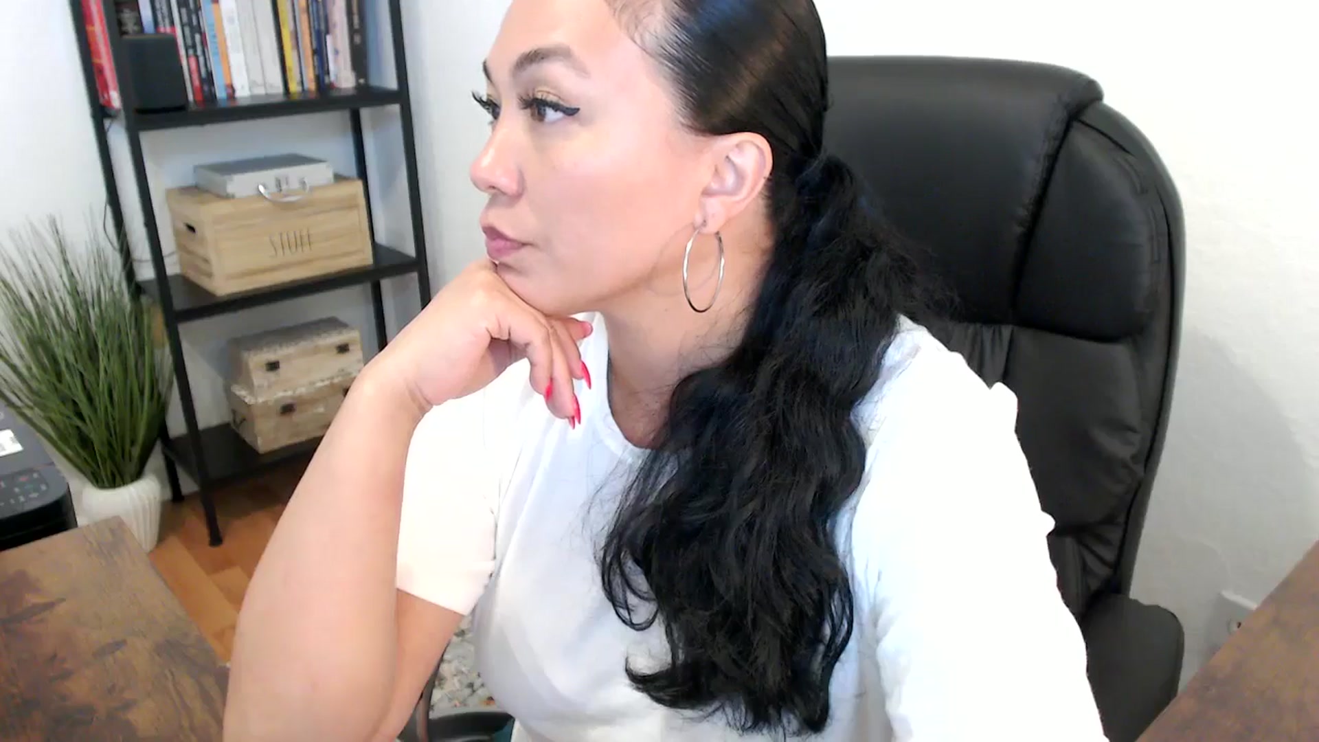 Gallery image thumbnail from MickaylaMoon's myfreecams stream on, 07/18/2024, 20:49 image 17 of 20