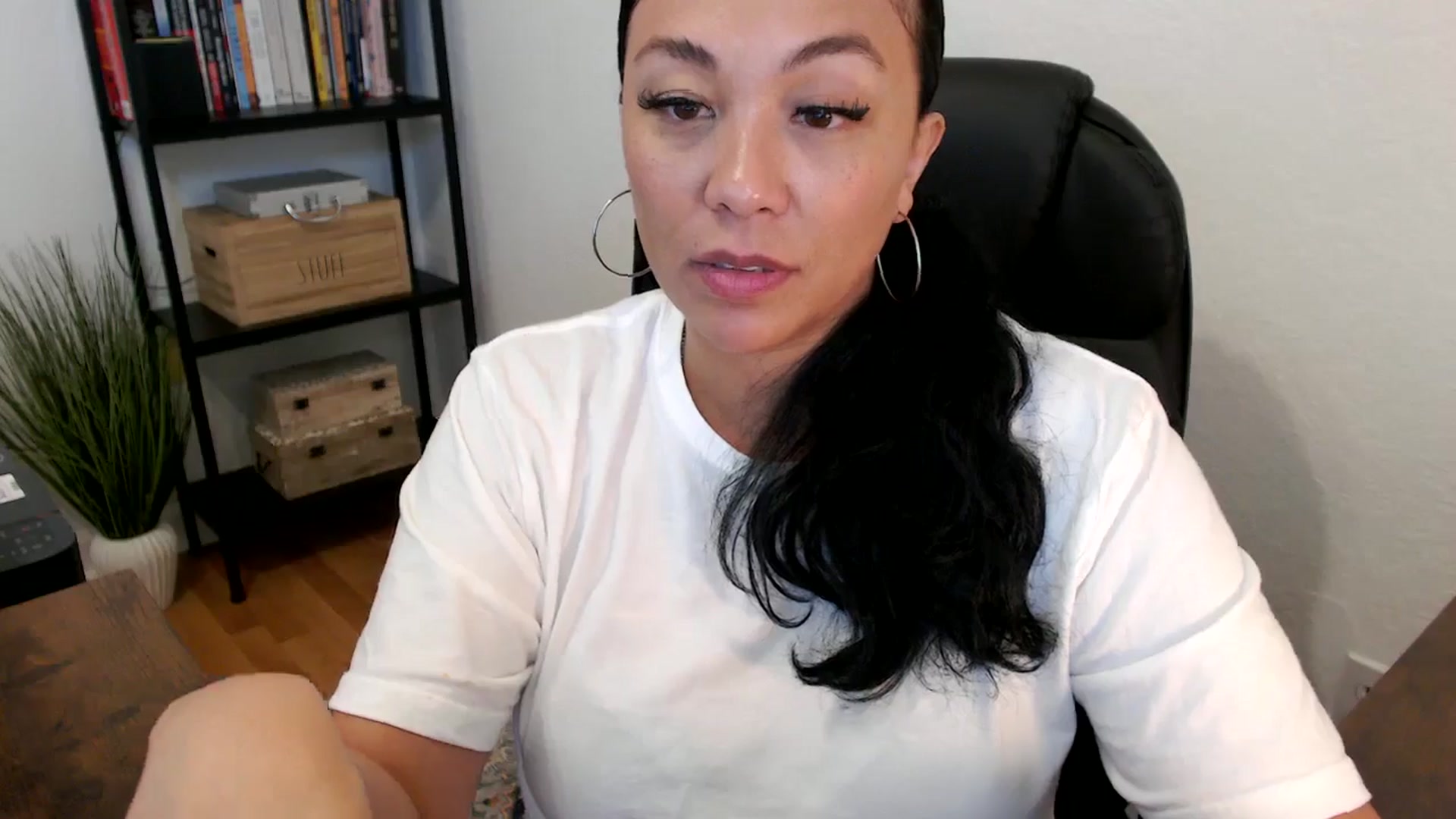 Gallery image thumbnail from MickaylaMoon's myfreecams stream on, 07/18/2024, 20:49 image 16 of 20