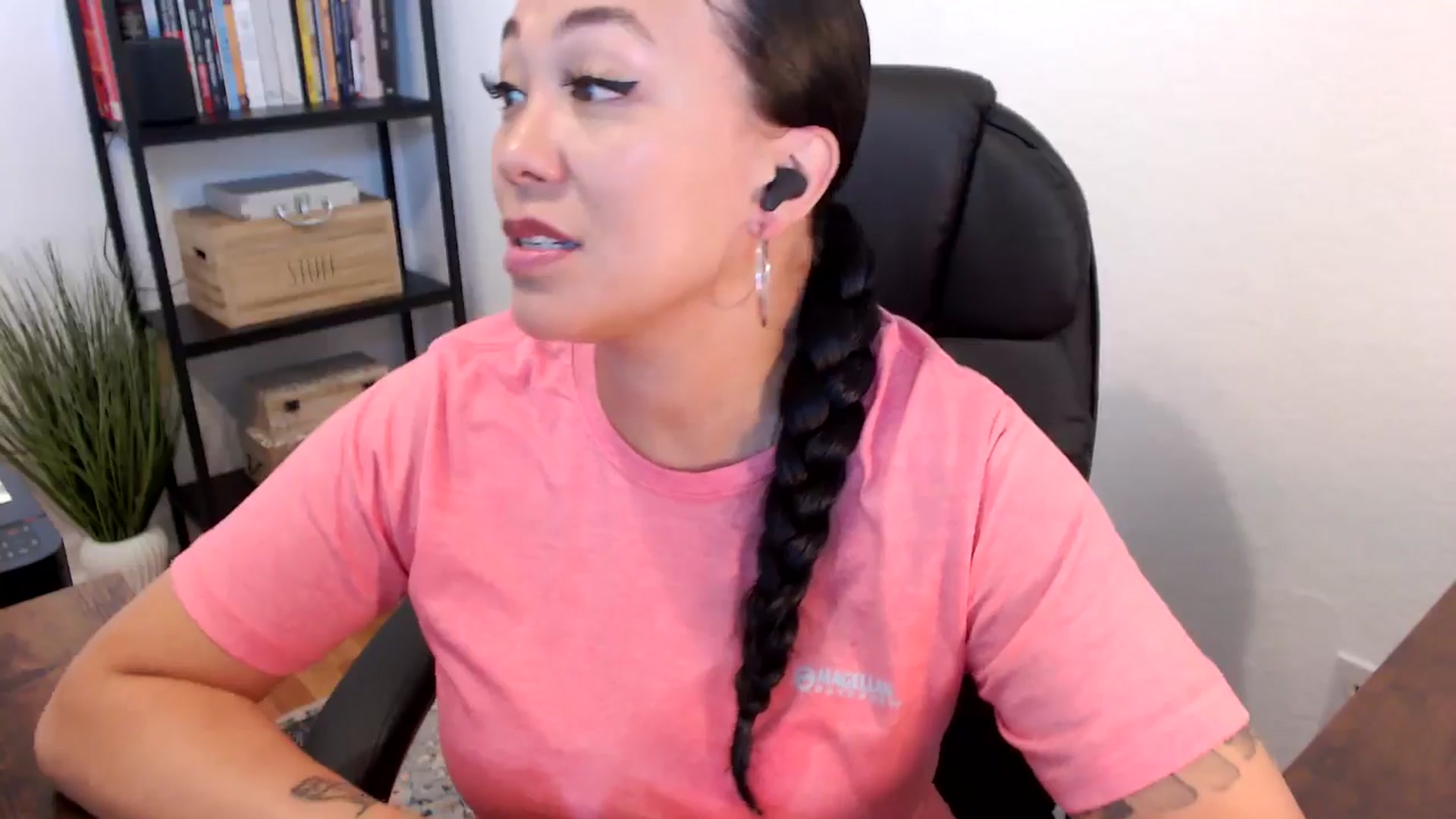 Gallery image thumbnail from MickaylaMoon's myfreecams stream on, 07/19/2024, 14:42 image 2 of 20
