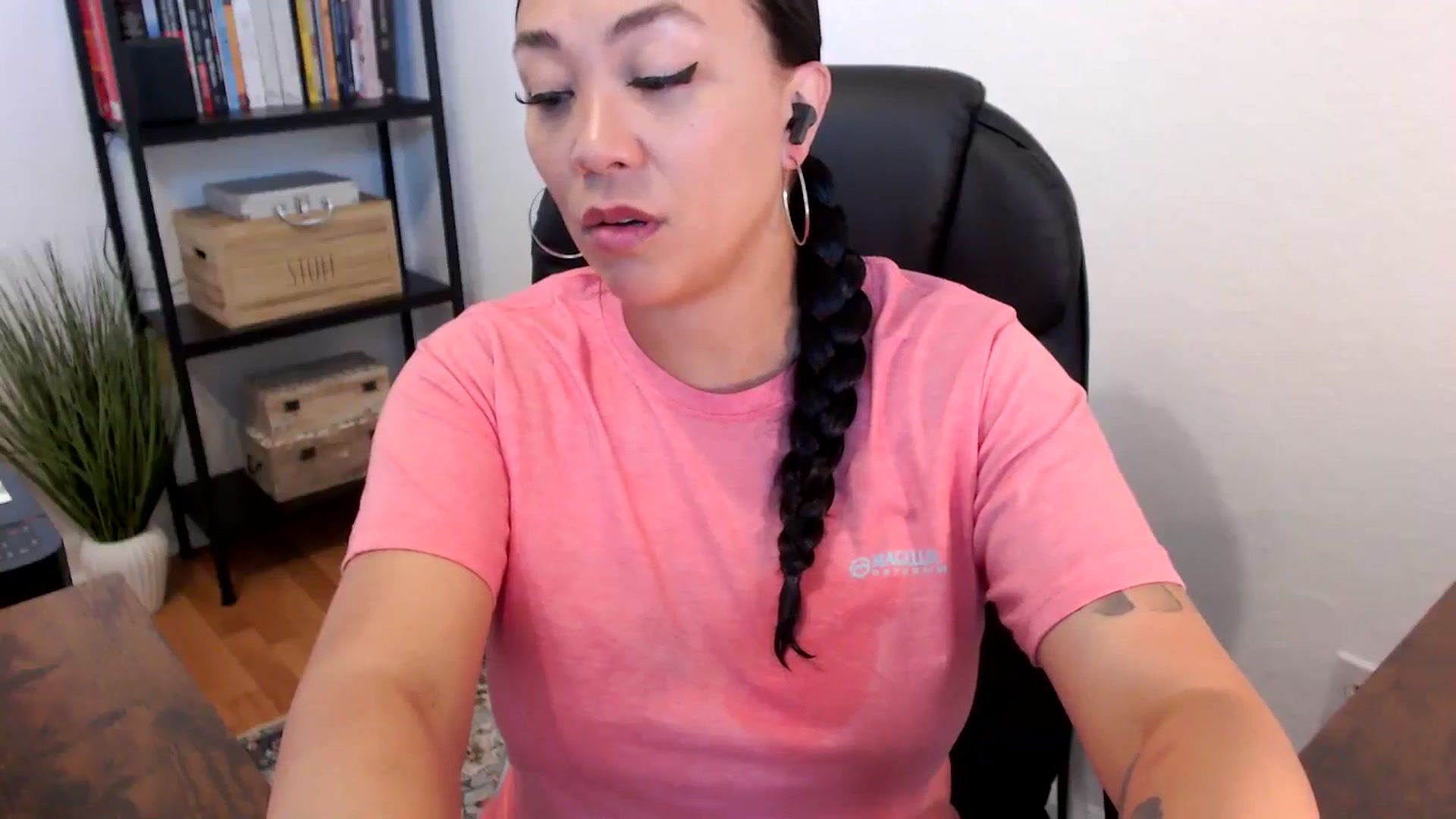 Gallery image thumbnail from MickaylaMoon's myfreecams stream on, 07/19/2024, 14:42 image 4 of 20