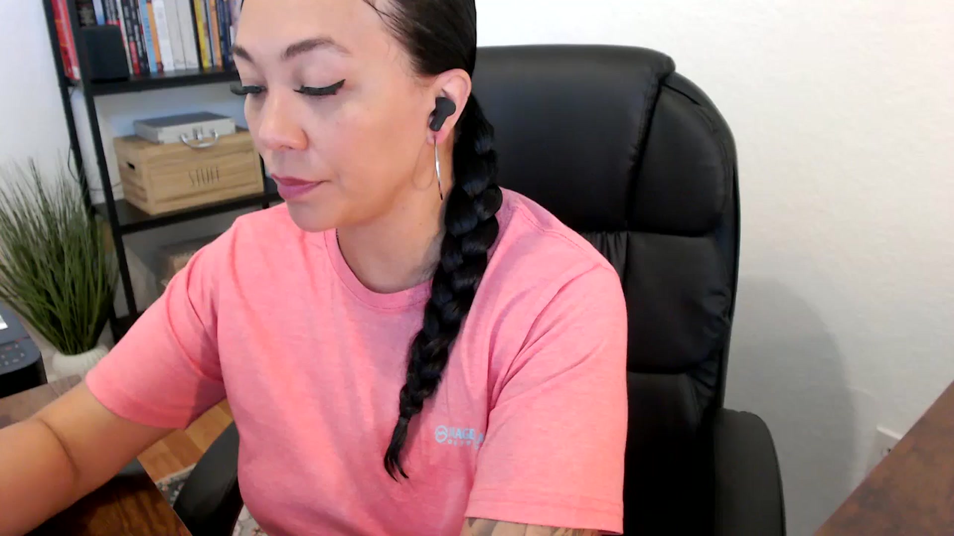Gallery image thumbnail from MickaylaMoon's myfreecams stream on, 07/19/2024, 14:42 image 7 of 20