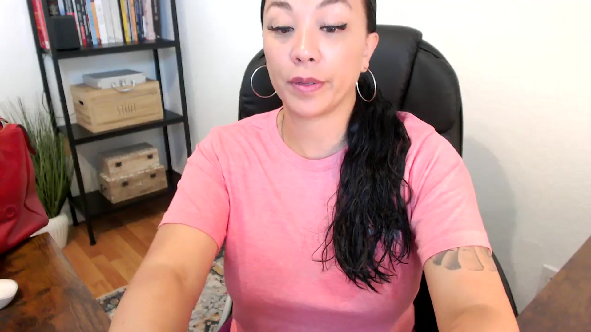 Gallery image thumbnail from MickaylaMoon's myfreecams stream on, 07/19/2024, 15:19 image 18 of 20