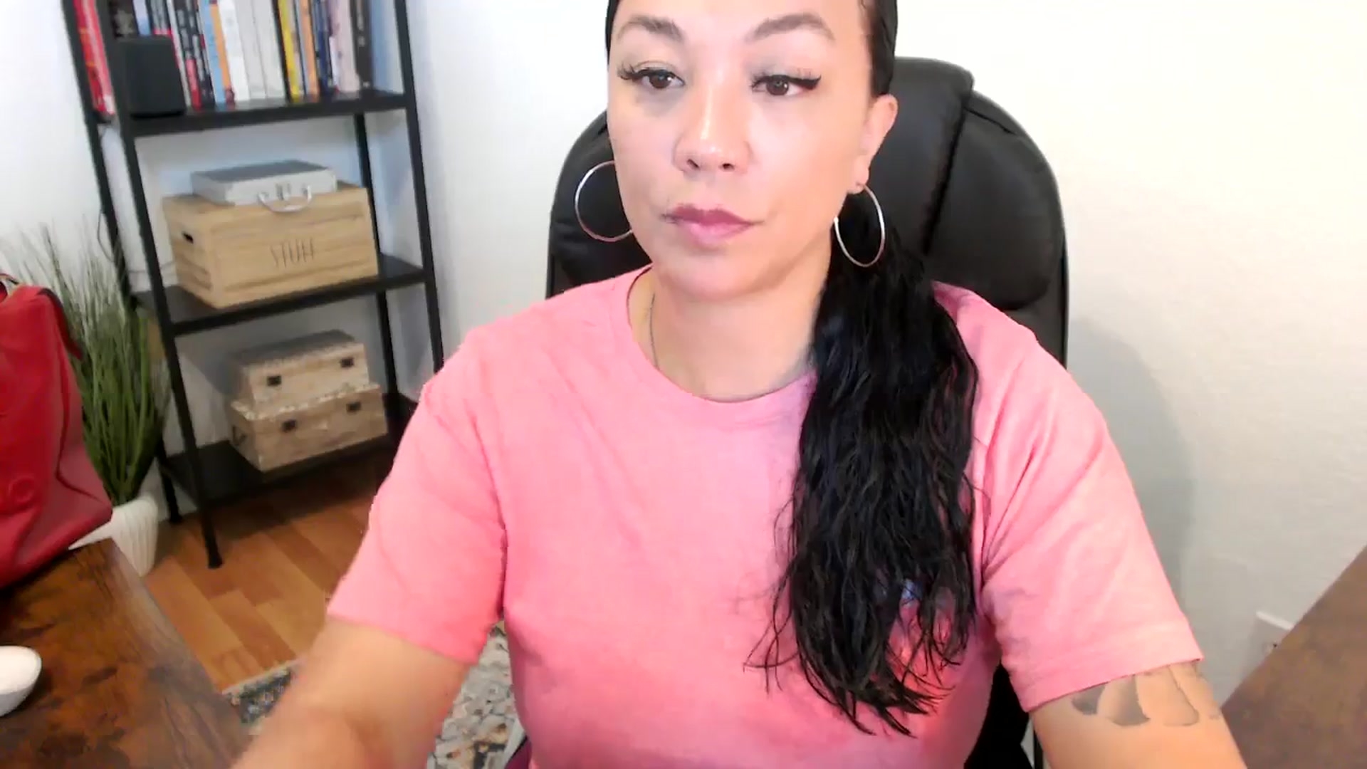 Gallery image thumbnail from MickaylaMoon's myfreecams stream on, 07/19/2024, 15:19 image 17 of 20