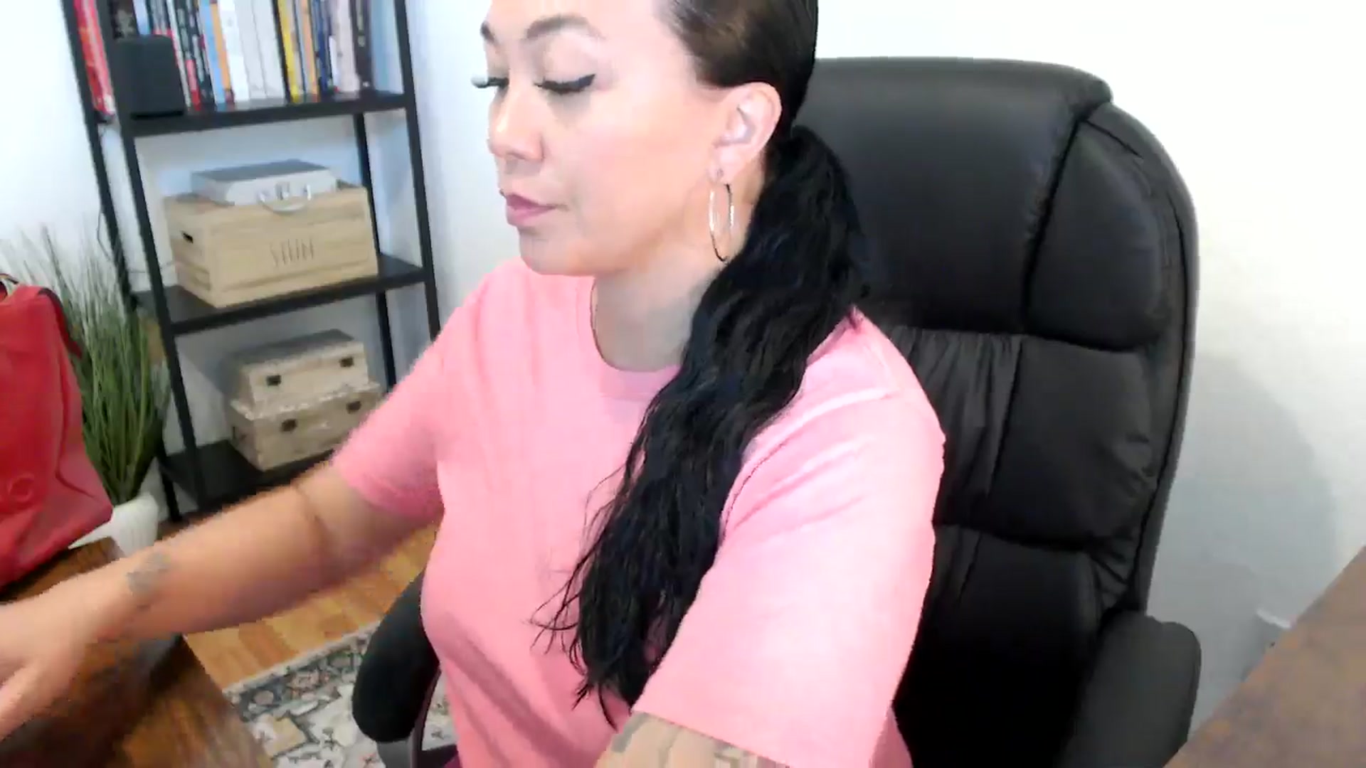Gallery image thumbnail from MickaylaMoon's myfreecams stream on, 07/19/2024, 15:19 image 16 of 20