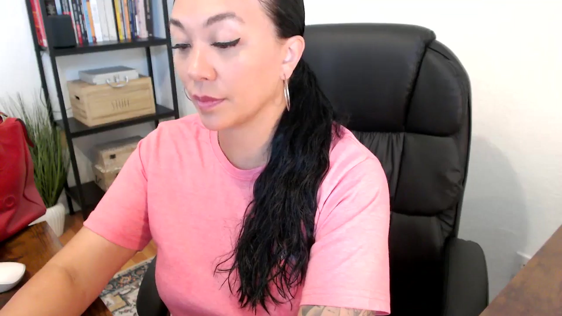 Gallery image thumbnail from MickaylaMoon's myfreecams stream on, 07/19/2024, 15:19 image 12 of 20