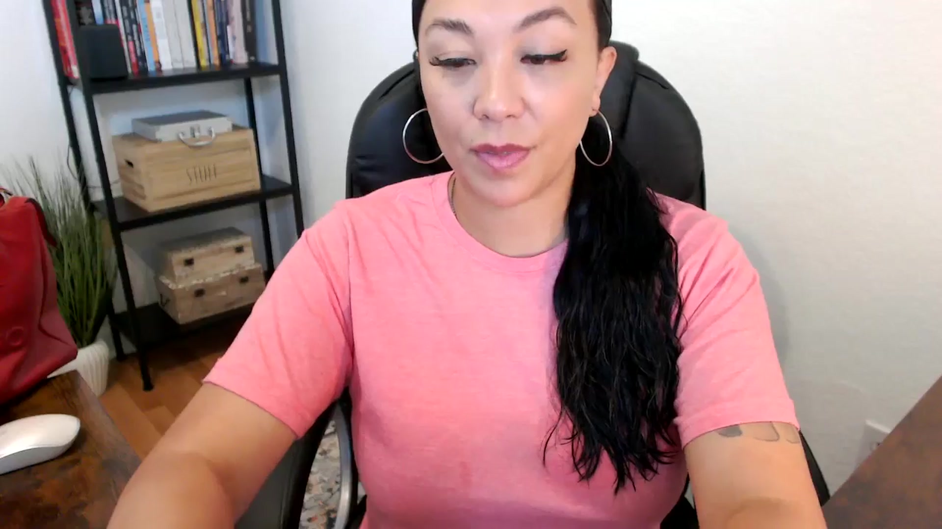 Gallery image thumbnail from MickaylaMoon's myfreecams stream on, 07/19/2024, 15:19 image 8 of 20