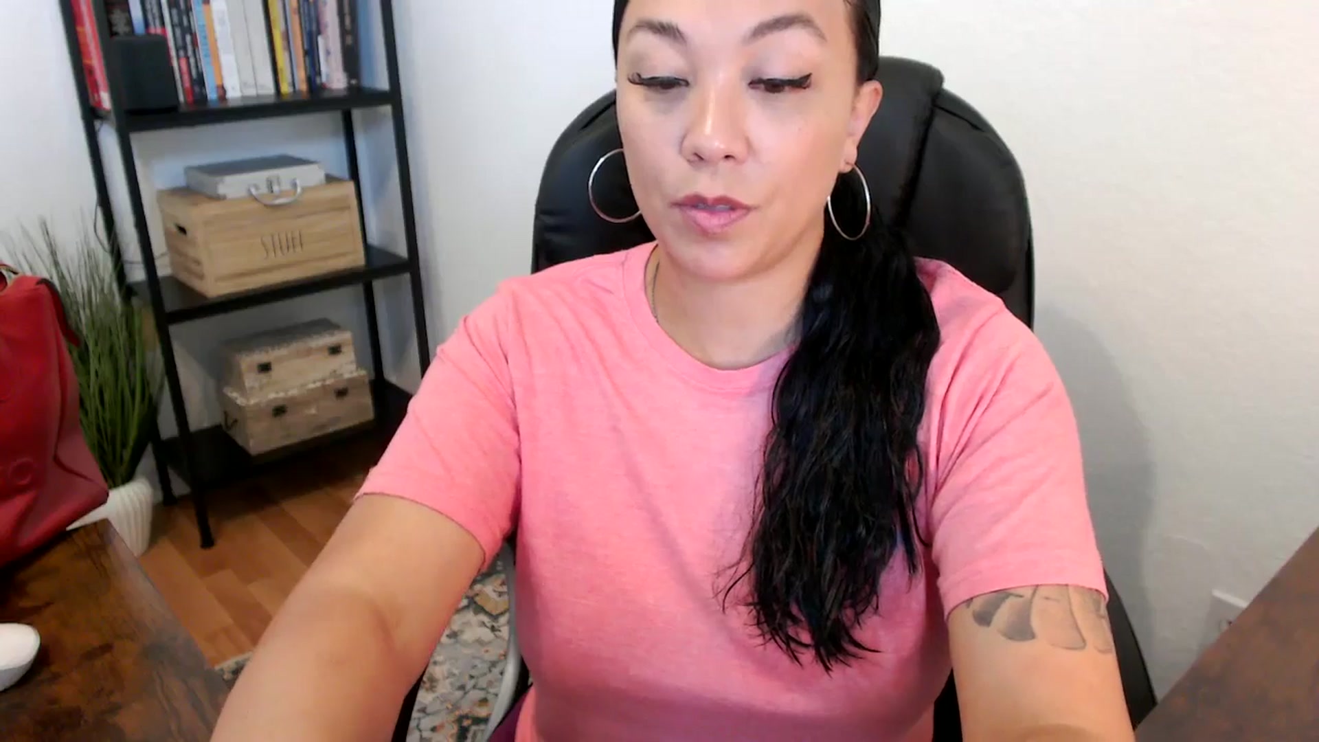 Gallery image thumbnail from MickaylaMoon's myfreecams stream on, 07/19/2024, 15:19 image 19 of 20