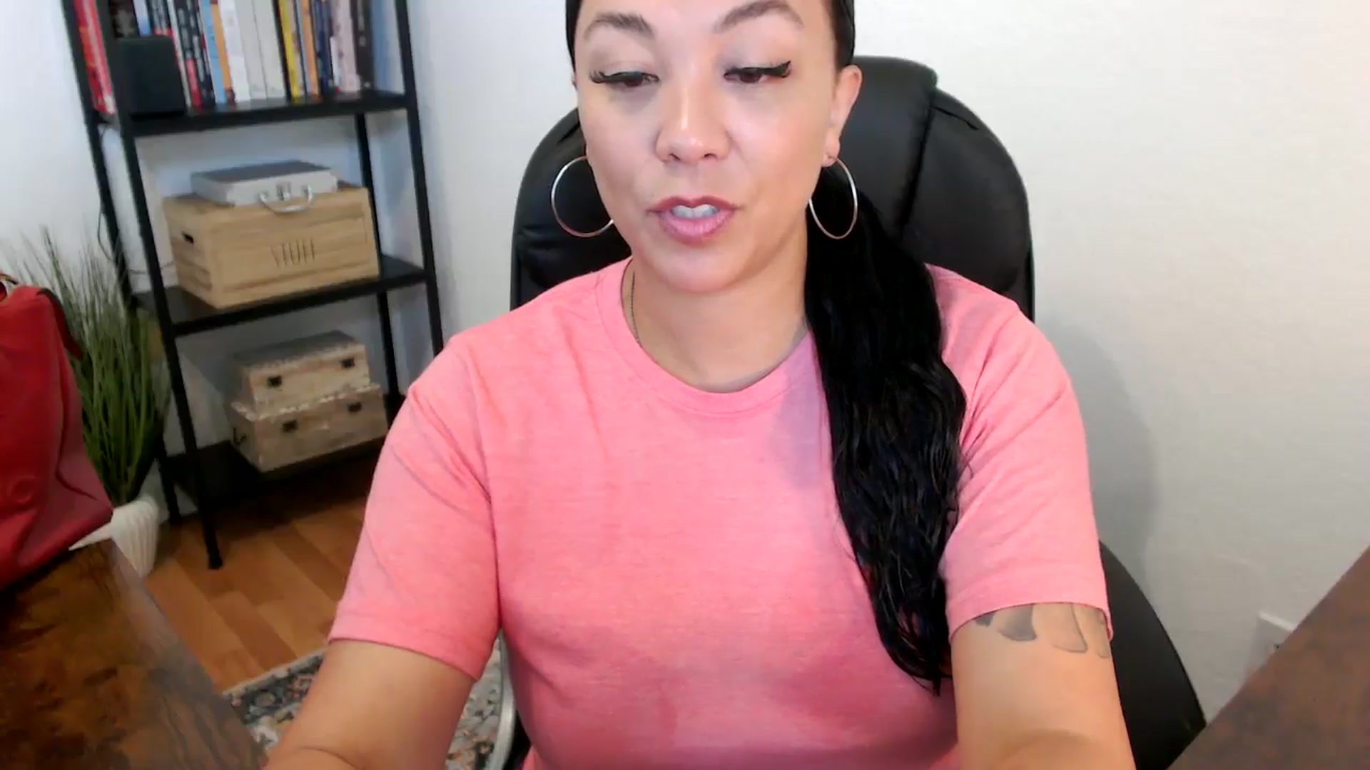 Gallery image thumbnail from MickaylaMoon's myfreecams stream on, 07/19/2024, 15:19 image 6 of 20