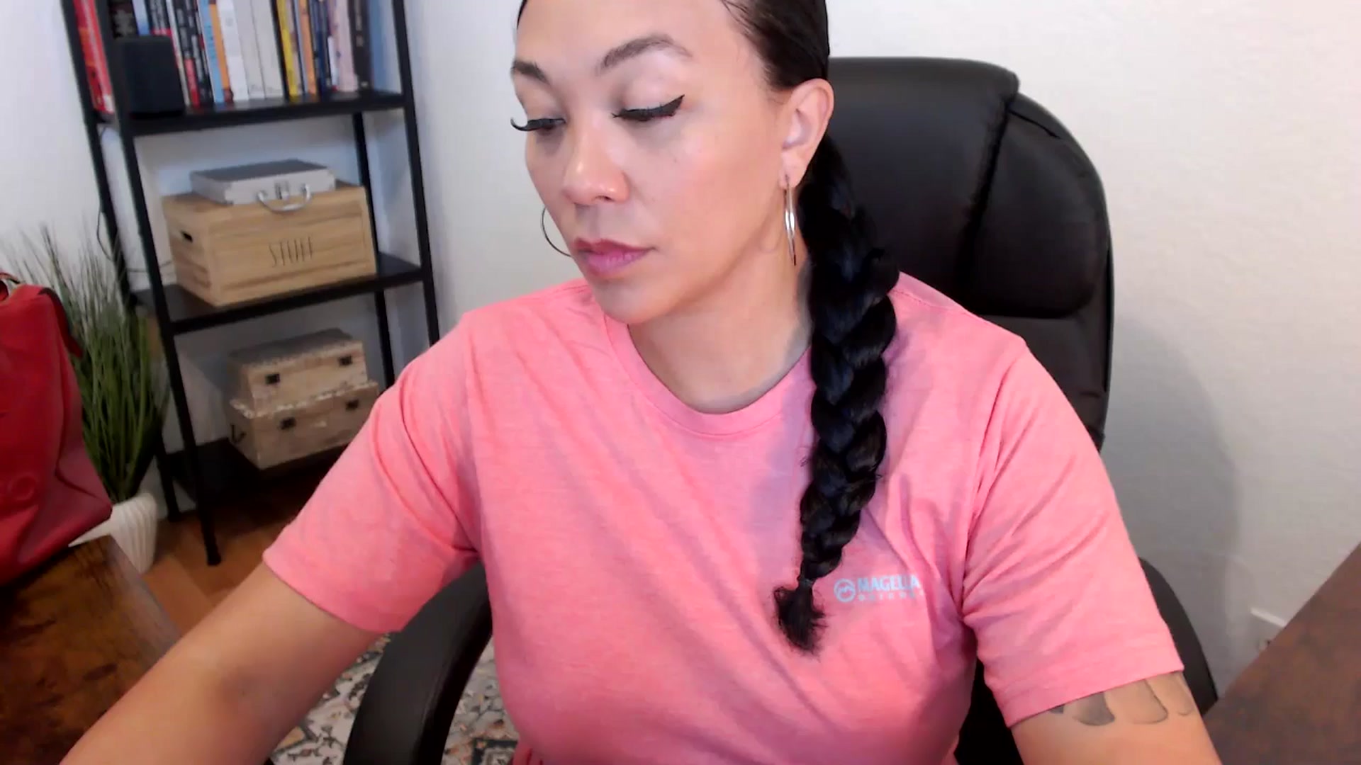 Gallery image thumbnail from MickaylaMoon's myfreecams stream on, 07/19/2024, 16:24 image 1 of 20