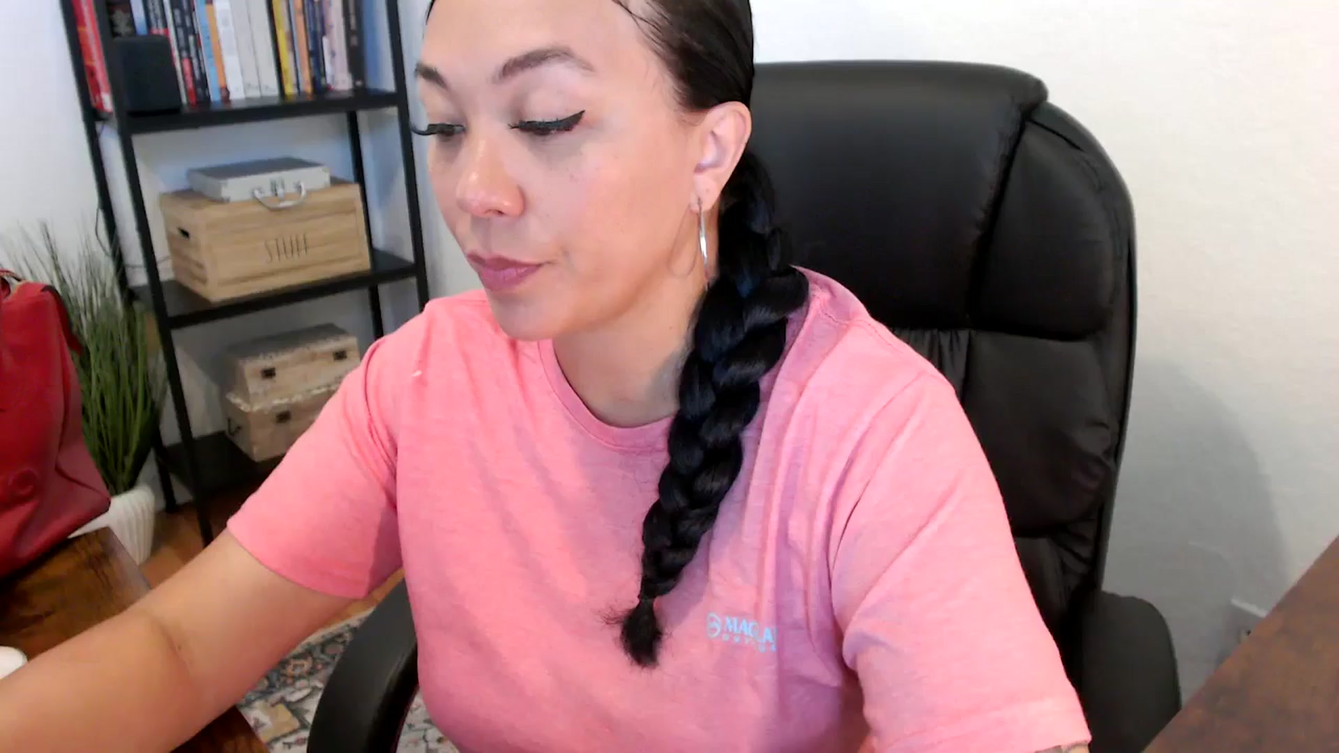 Gallery image thumbnail from MickaylaMoon's myfreecams stream on, 07/19/2024, 16:42 image 1 of 20