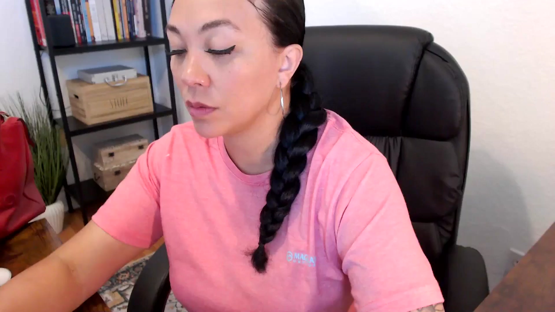 Gallery image thumbnail from MickaylaMoon's myfreecams stream on, 07/19/2024, 16:42 image 2 of 20